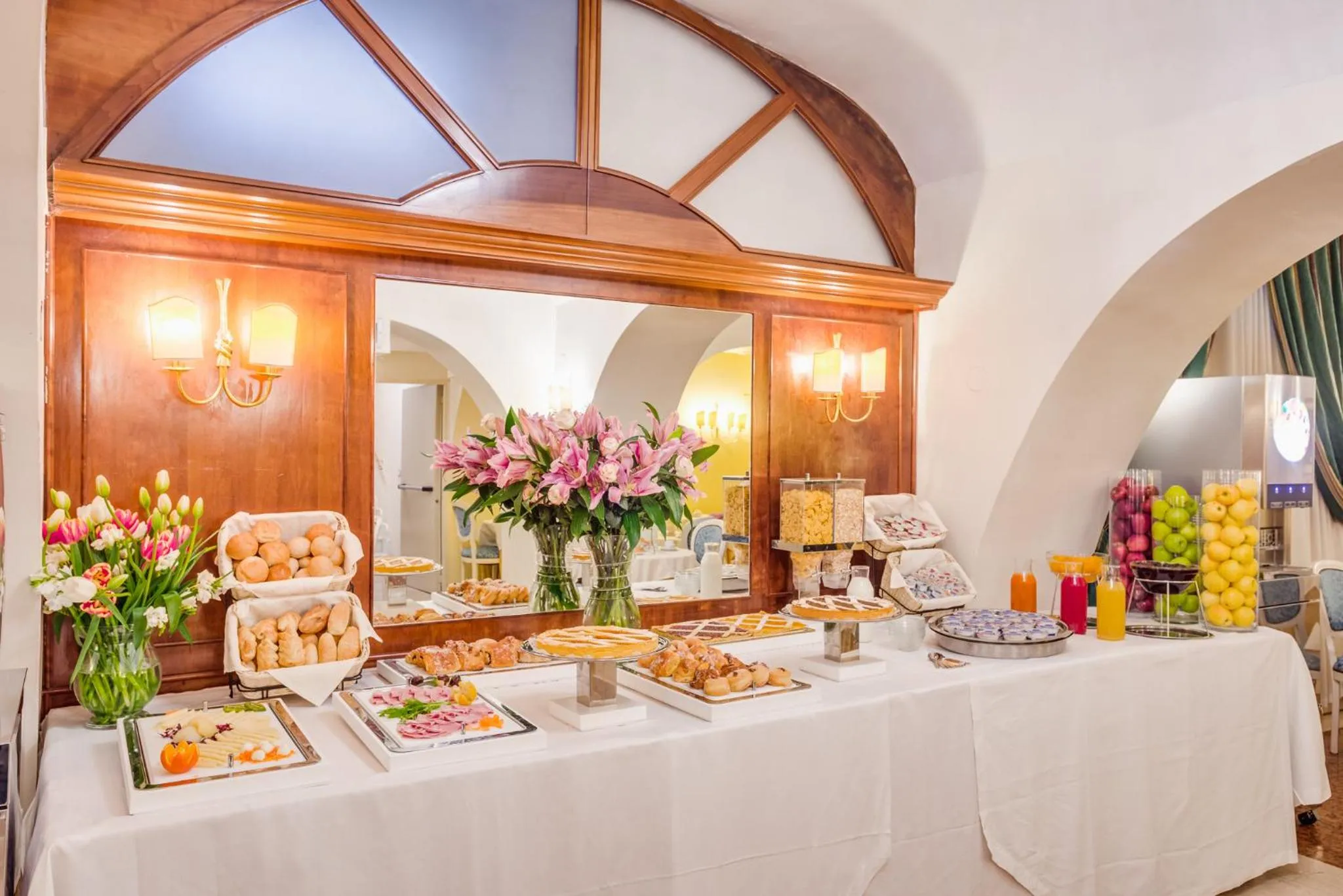 Buffet breakfast in Raeli Hotel Floridia