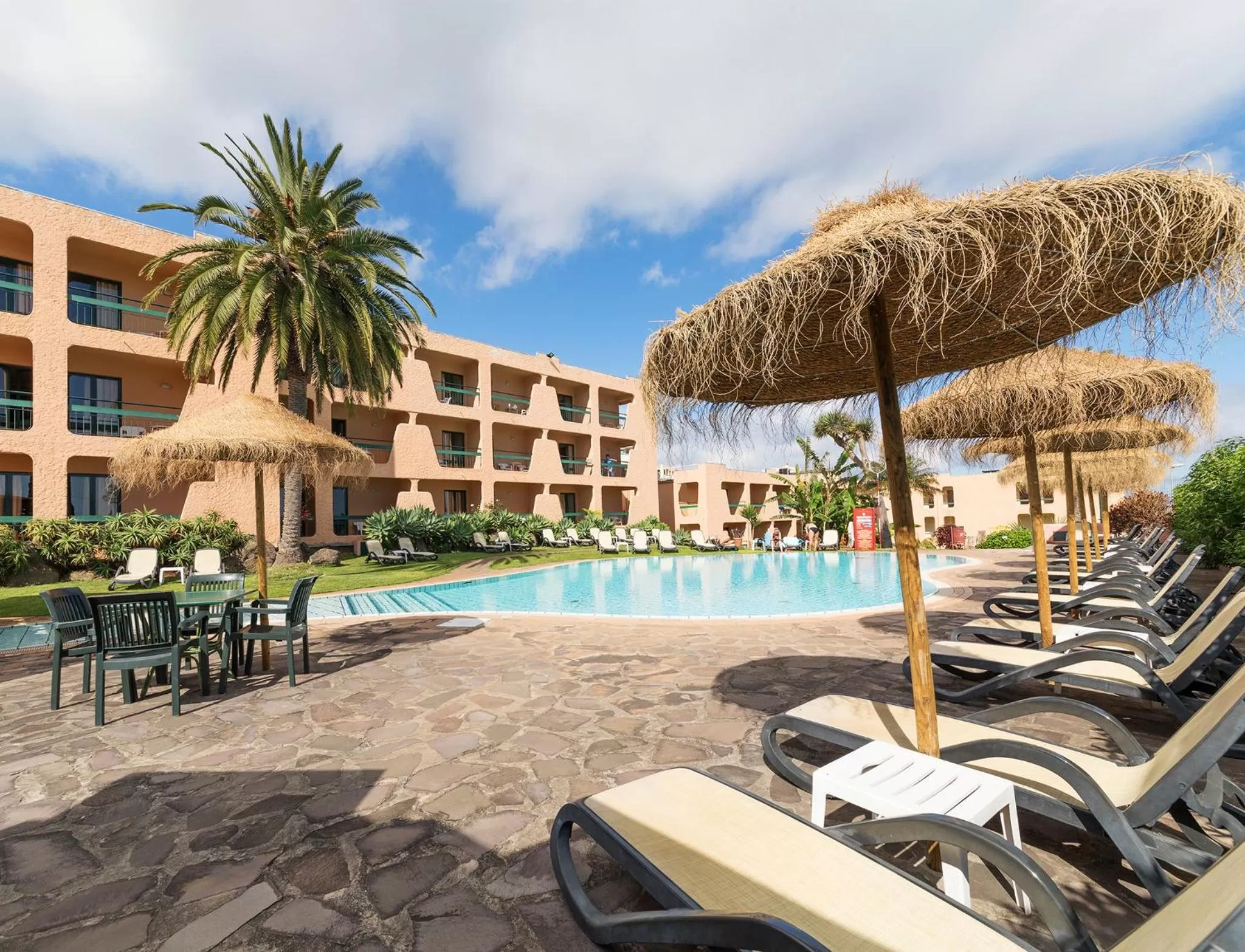 Swimming pool in Dom Pedro Garajau