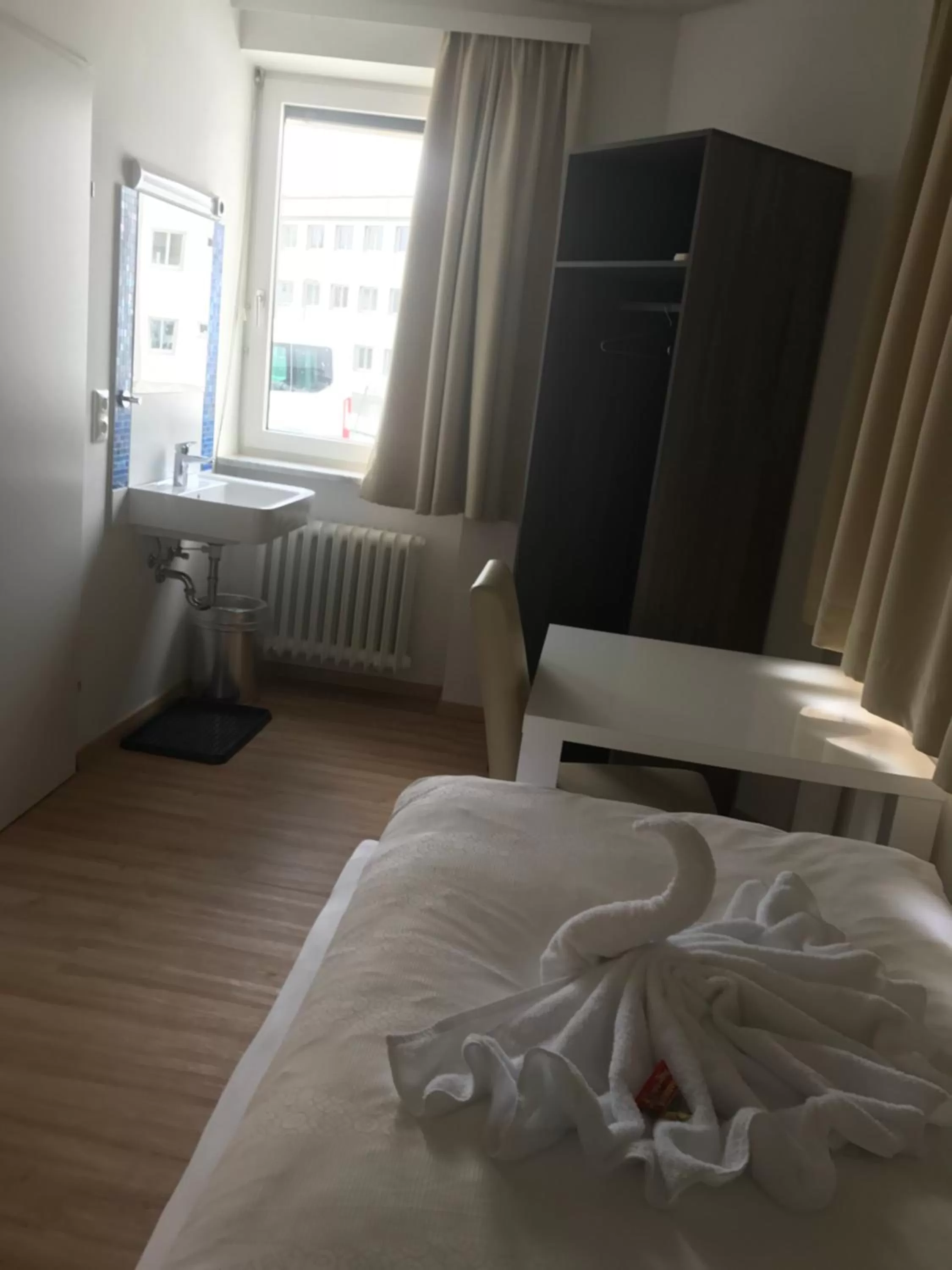 Photo of the whole room, Bed in Montagehotel Bed & Steel