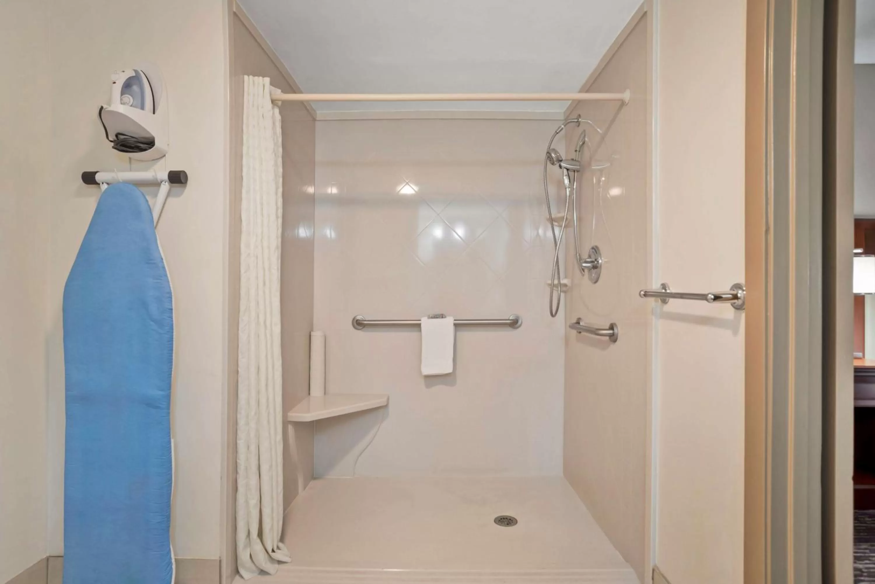 Bathroom in Best Western Vicksburg