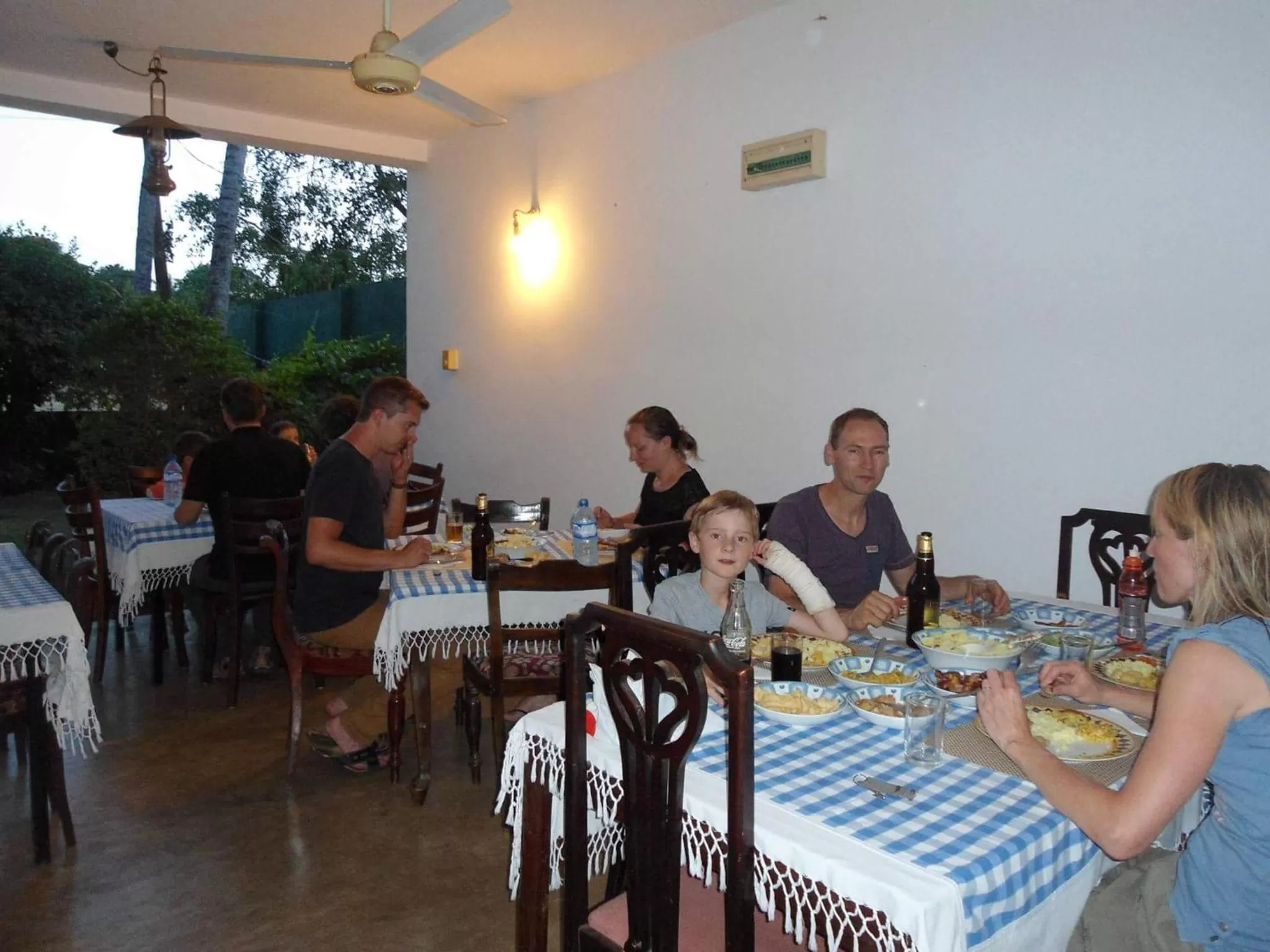 Food and drinks, Restaurant/Places to Eat in Little Paradise Tourist Guest House and Holiday Home