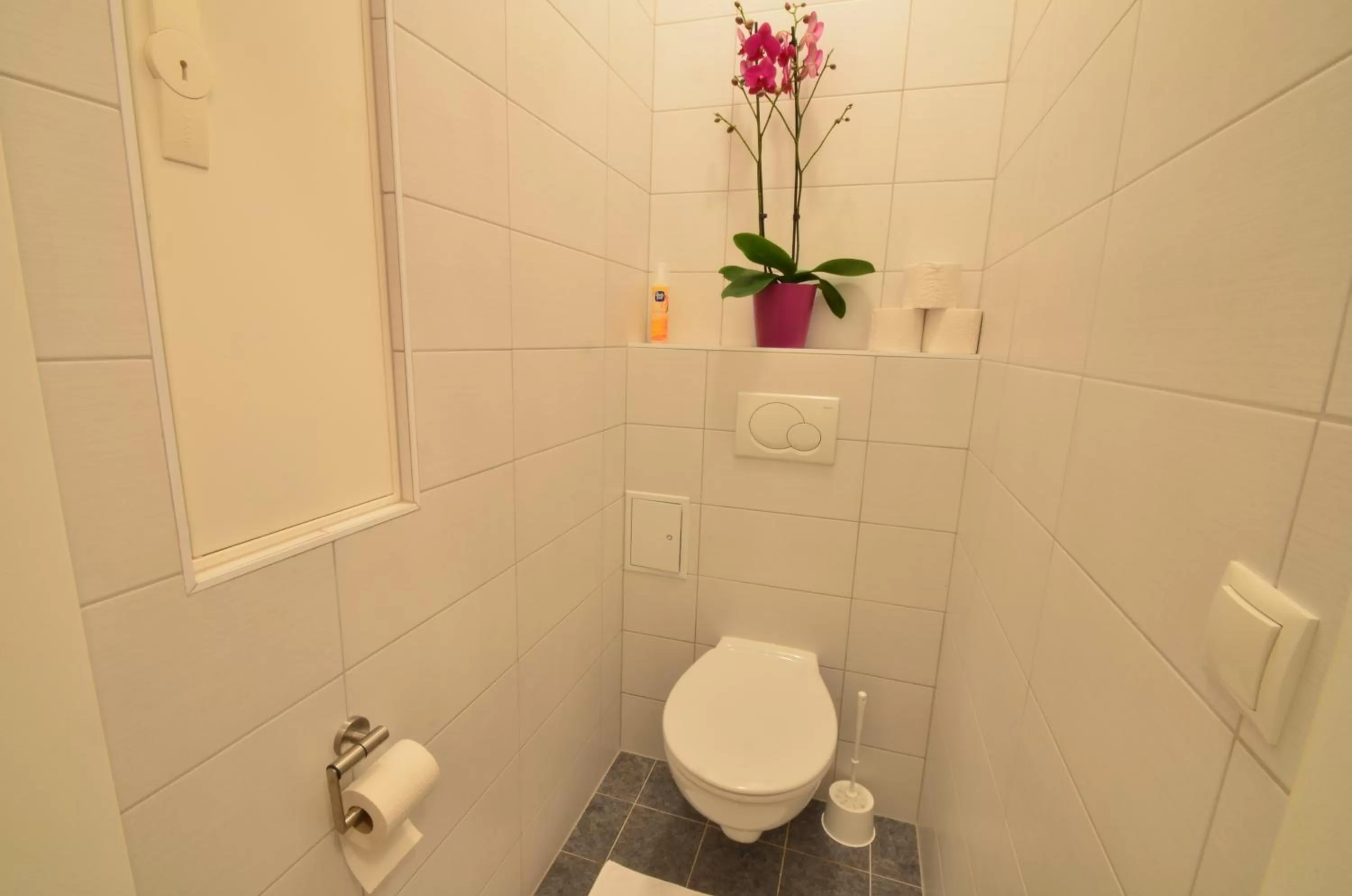 Bathroom in AJO Apartments - Messe City Flat - Self-Check-in