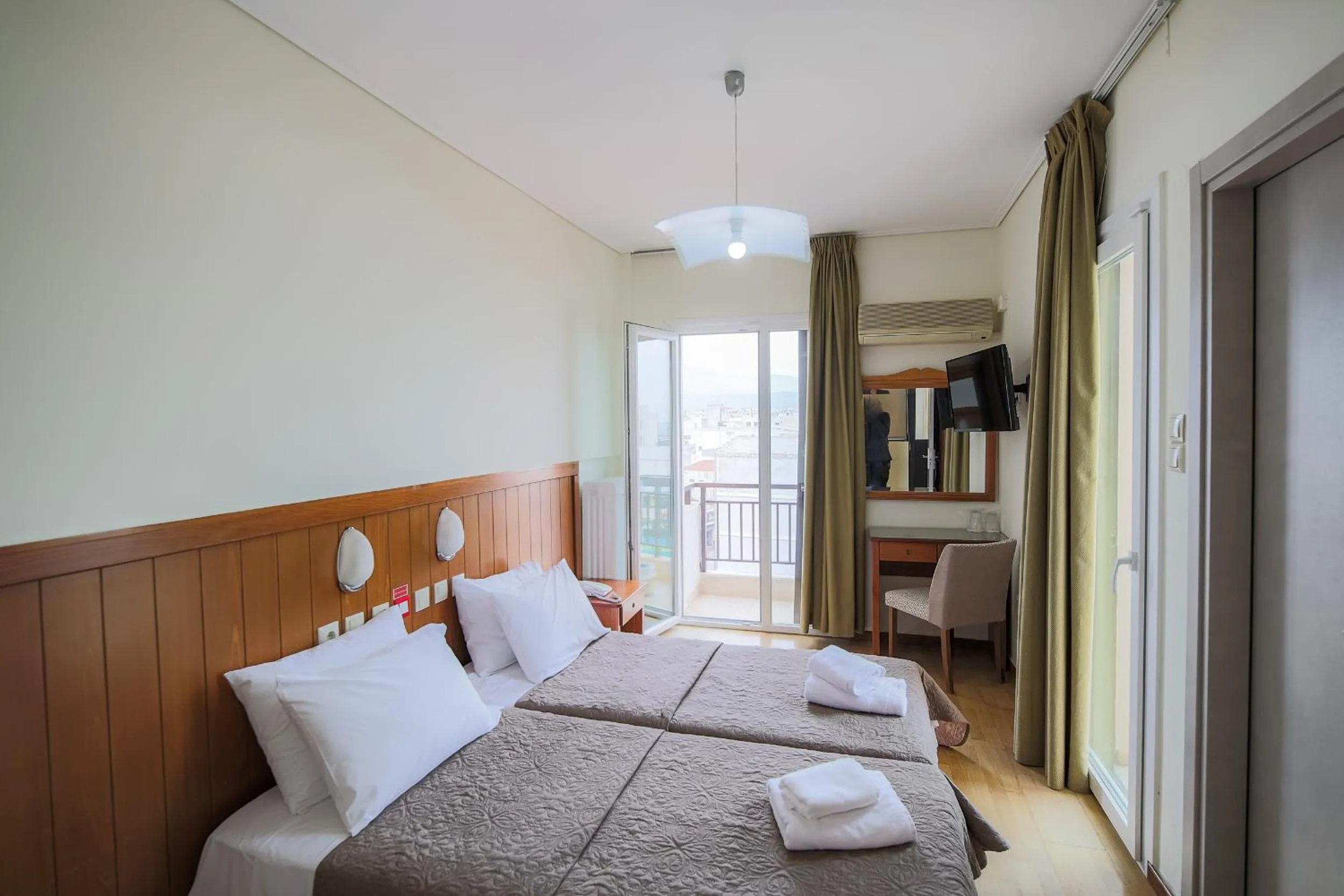 Bedroom, Bed in Hotel Philippos