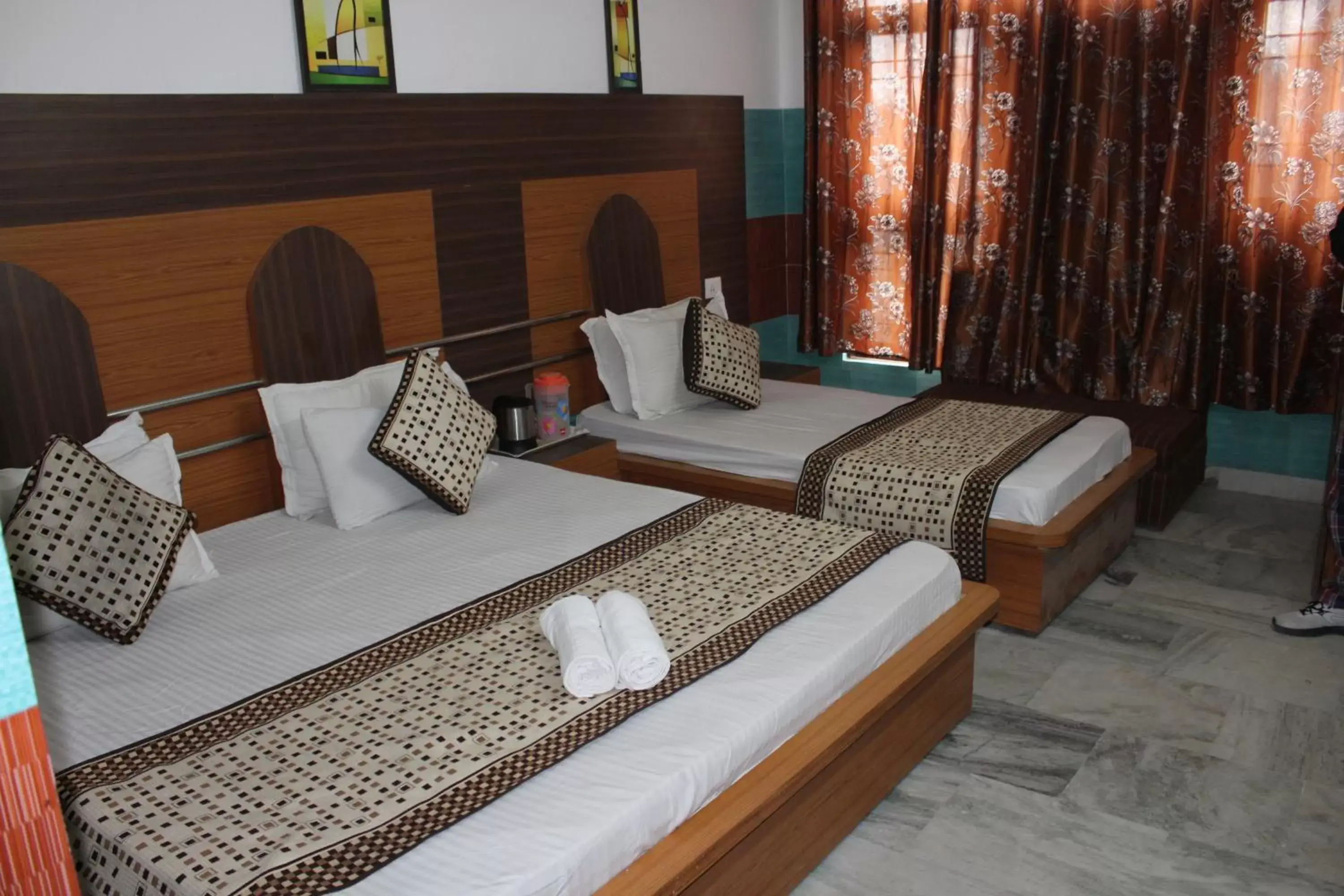 Budget Triple Room in Trimrooms @ Katra Railway Station Budget Triple Room in Trimrooms @ Katra Railway Station