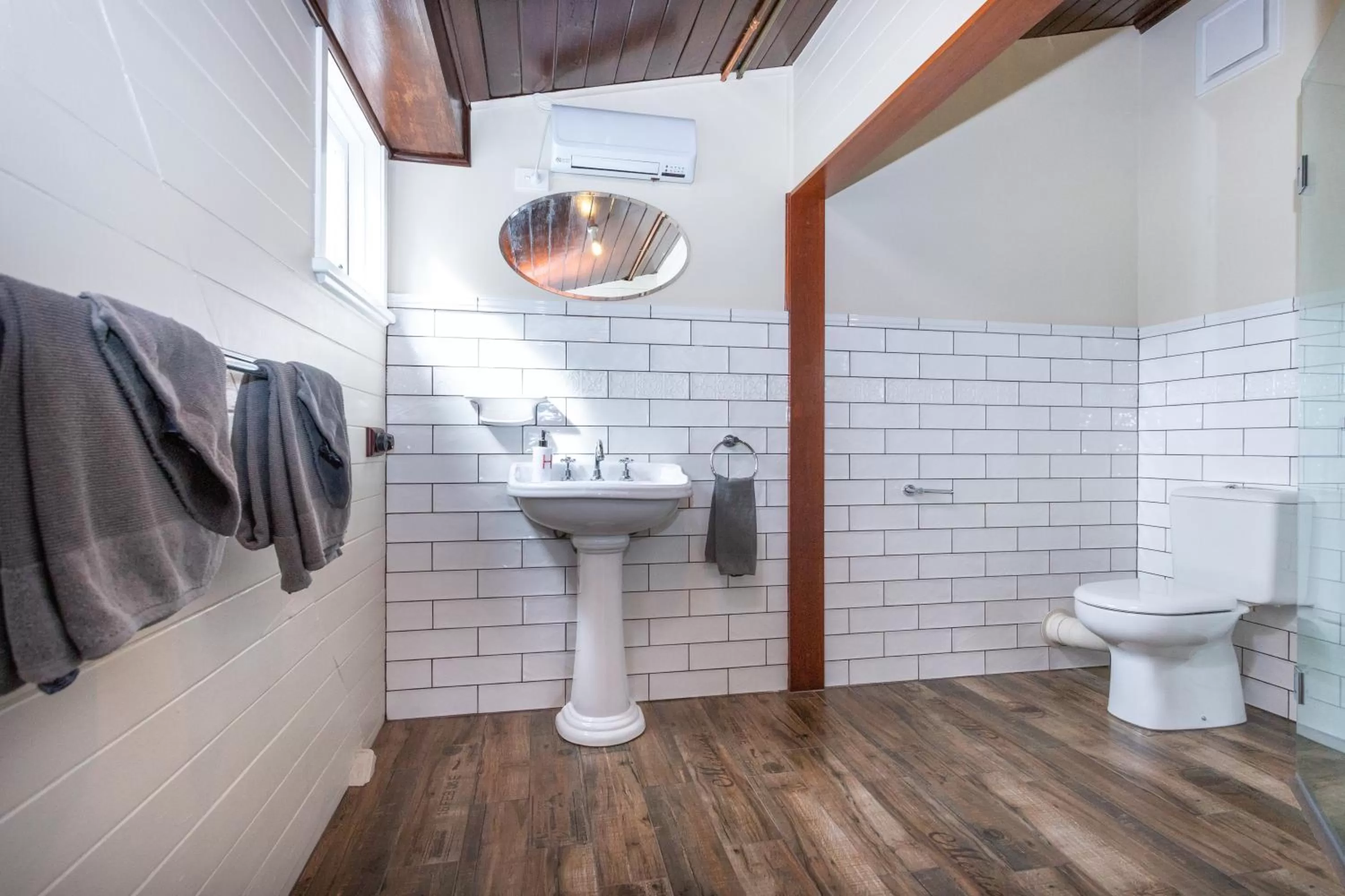 Toilet in Fremantle Bed & Breakfast