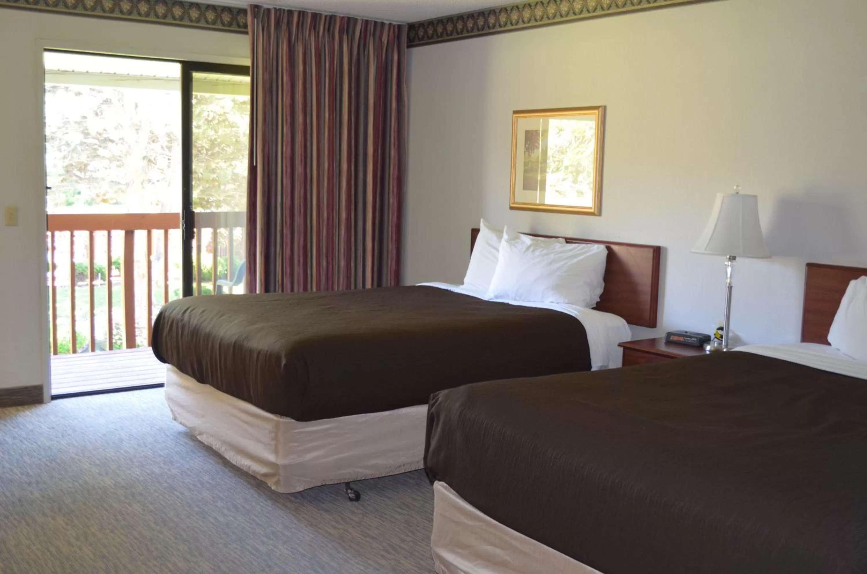 Bedroom, Bed in Shilo Inns Suites The Dalles