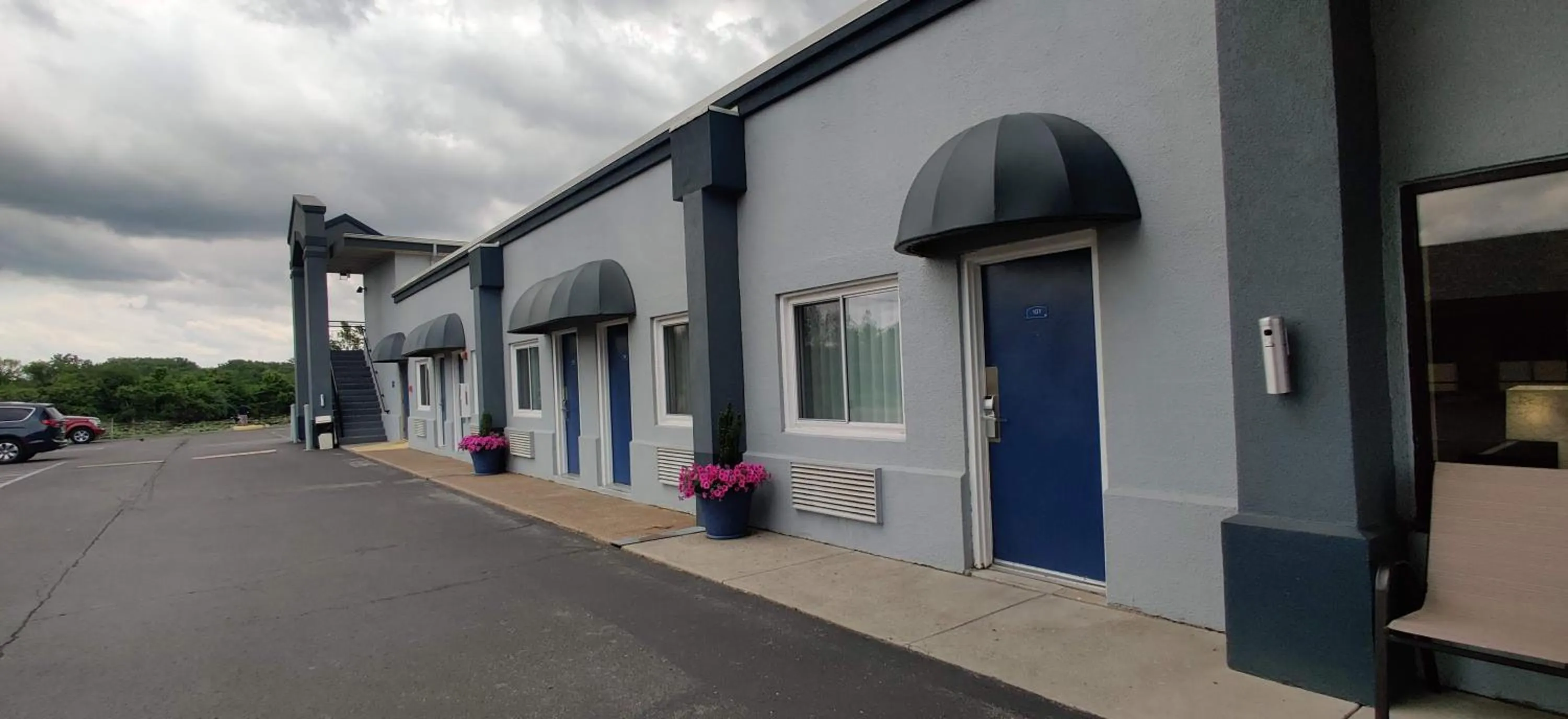 Property building in Cedar Cove