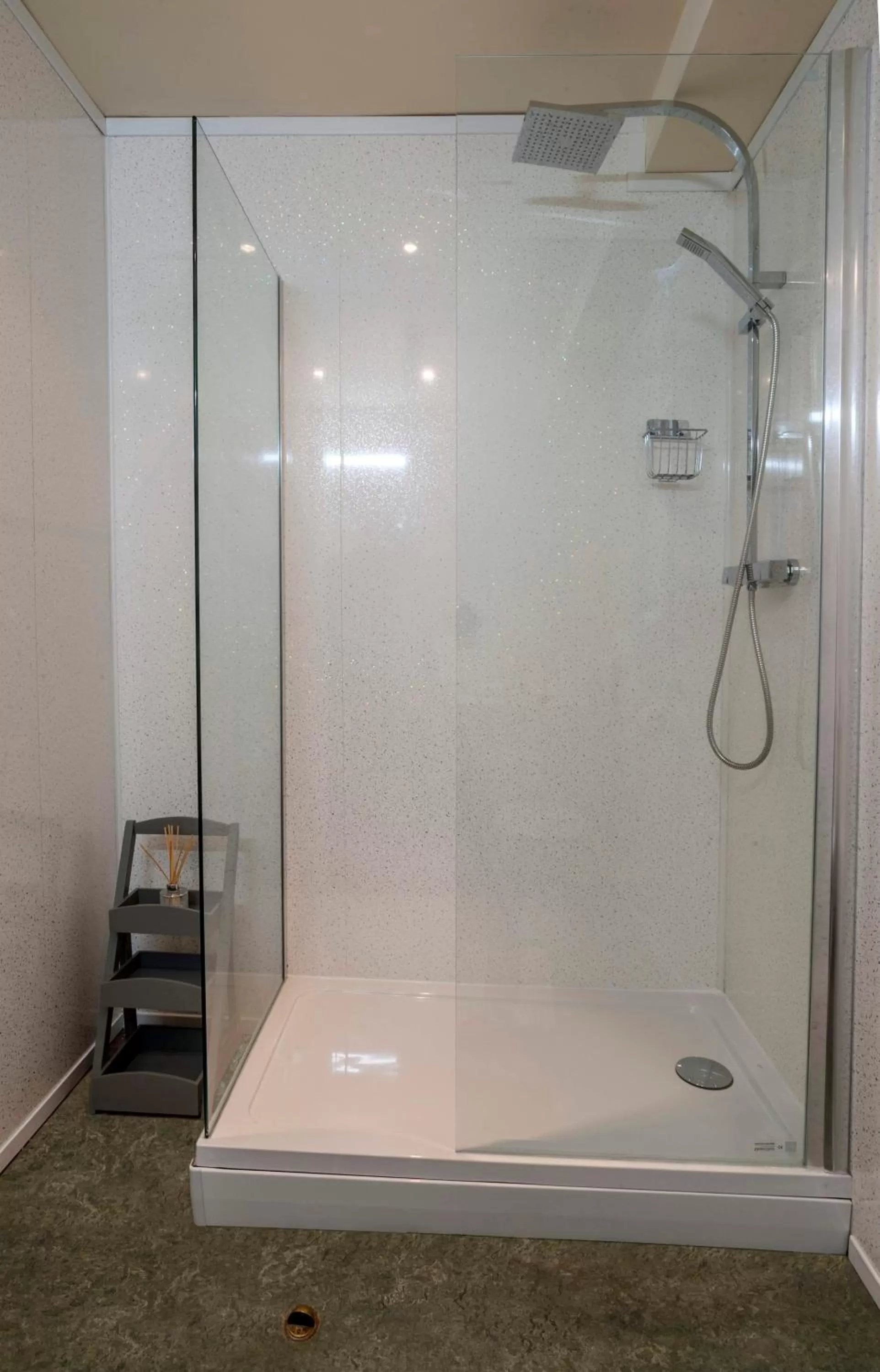 Bathroom in Shakespeare Inn