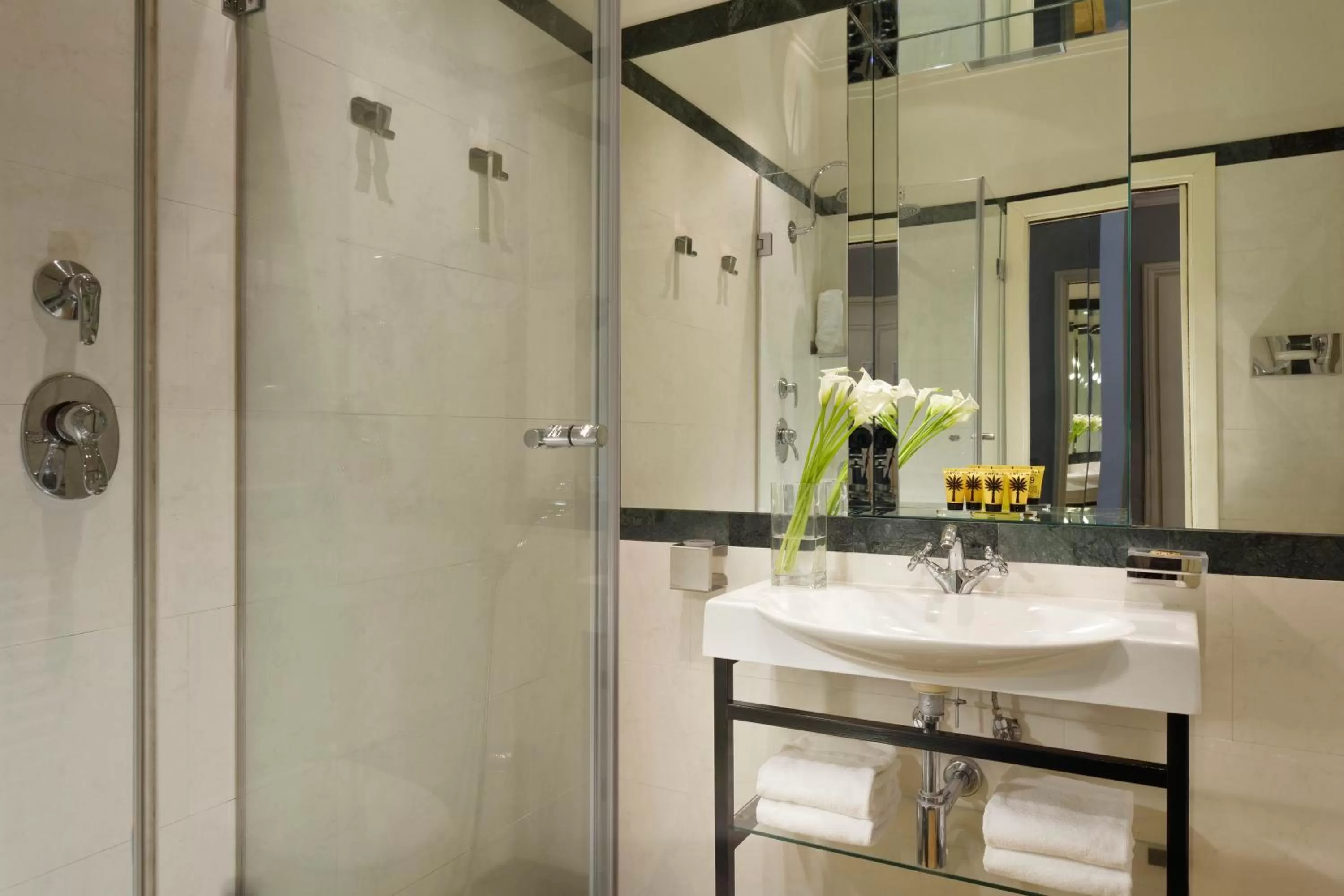 Bathroom in Leon's Place Hotel In Rome