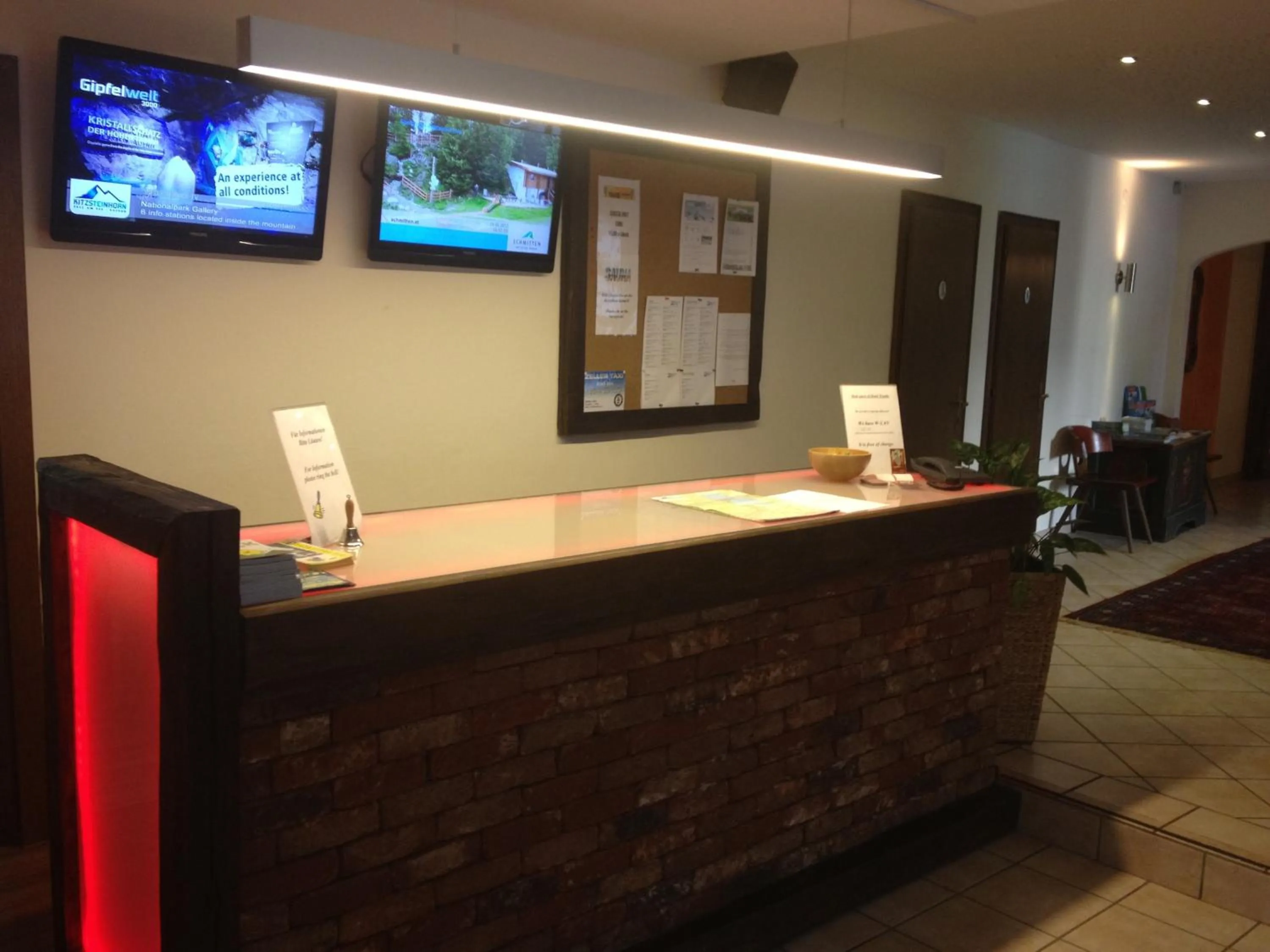 Lobby or reception in Hotel Traube