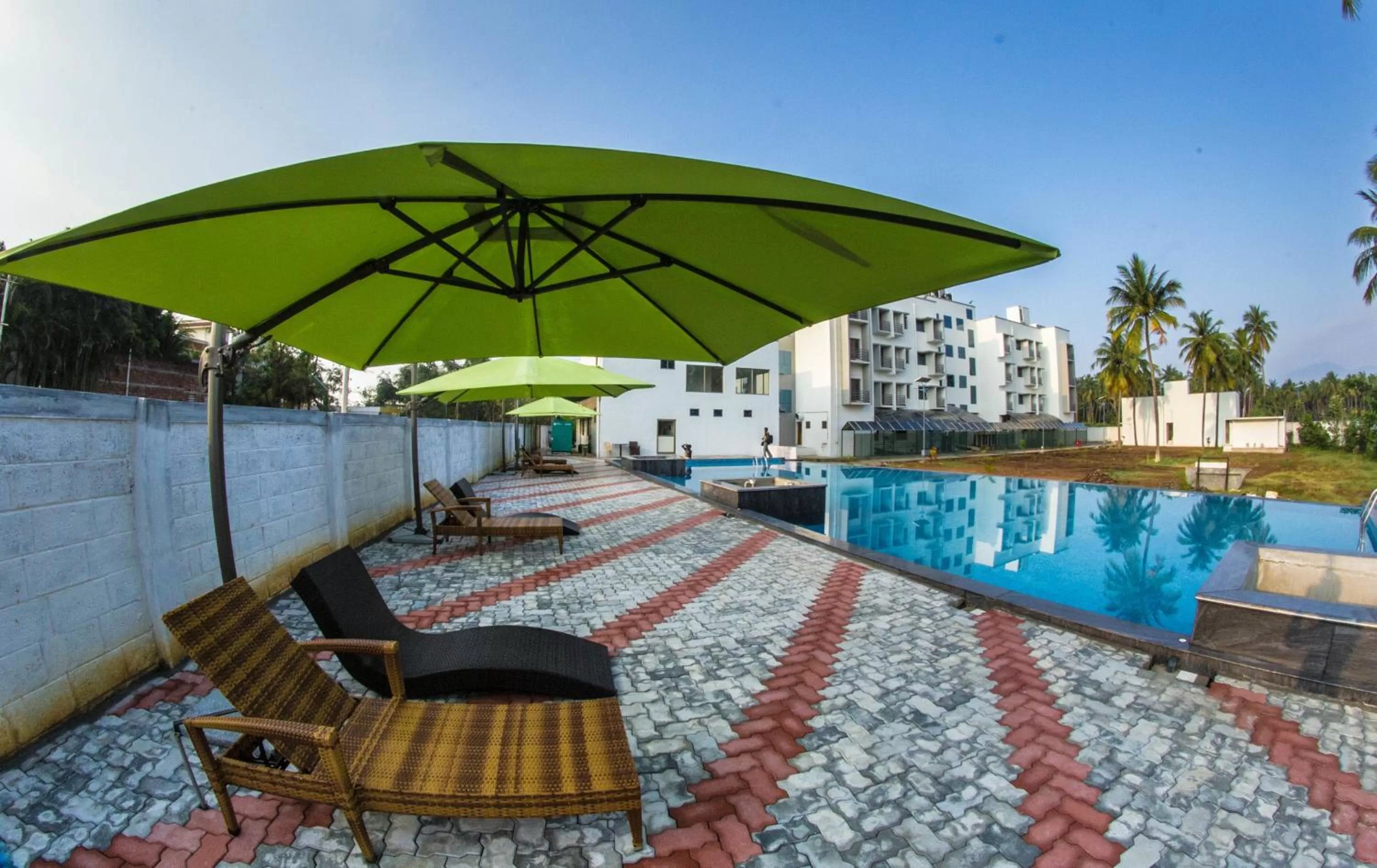 Swimming pool in Hotel Amil