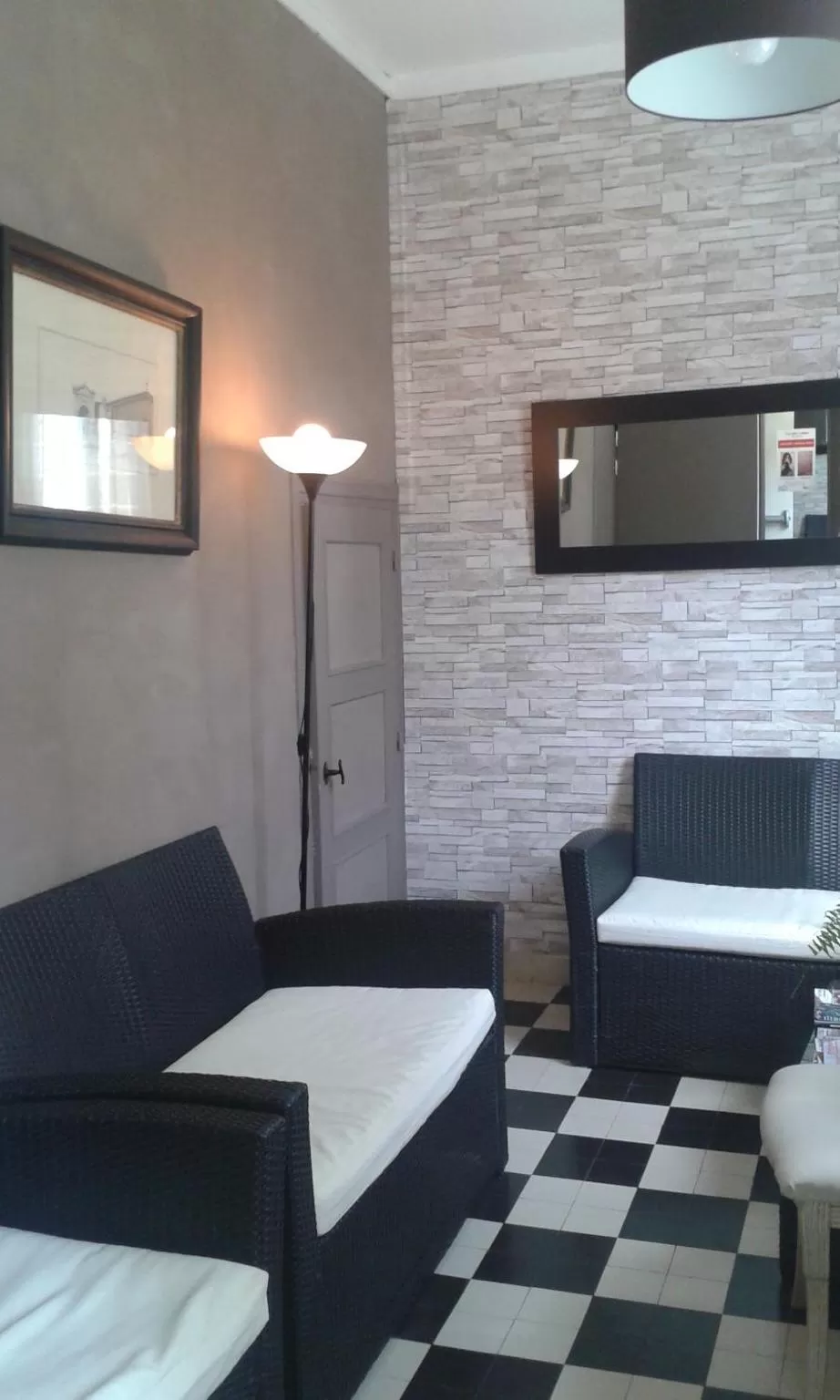 Other, Bed in Logis Hôtel Les Airelles Neufchâtel En Bray