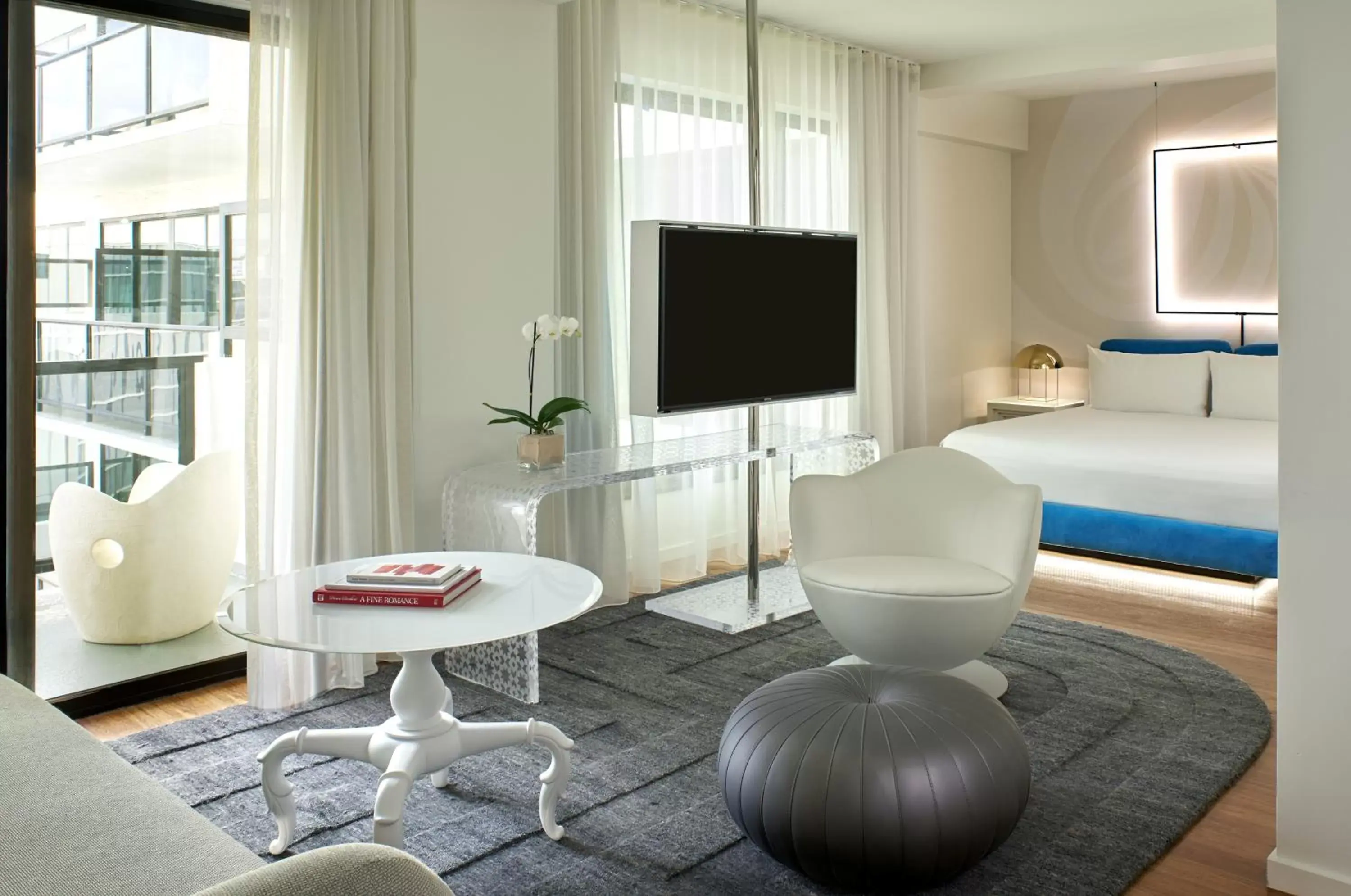 Balcony Suite in Mondrian Los Angeles Balcony Suite in Mondrian Los Angeles