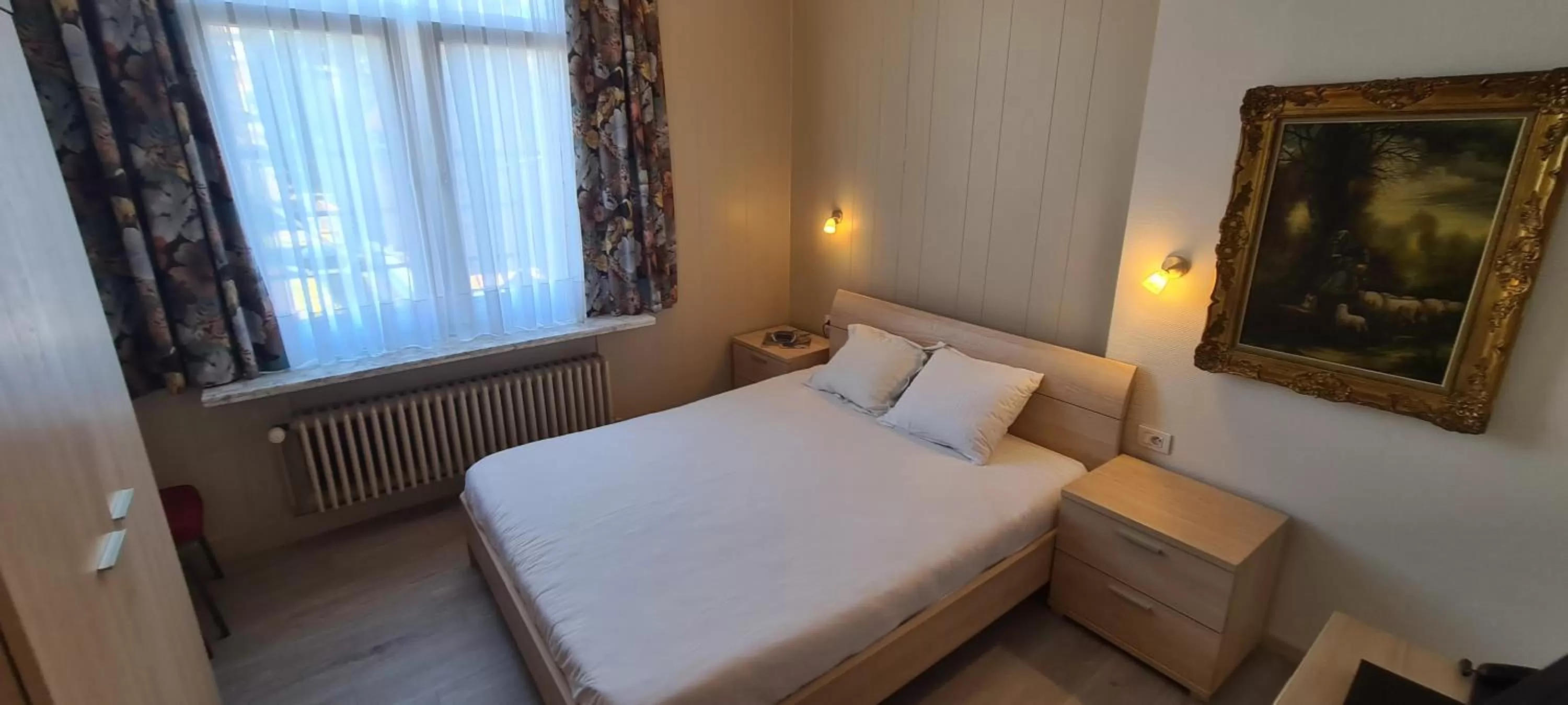 Bedroom, Bed in Alliance Hotel Ieper Centrum