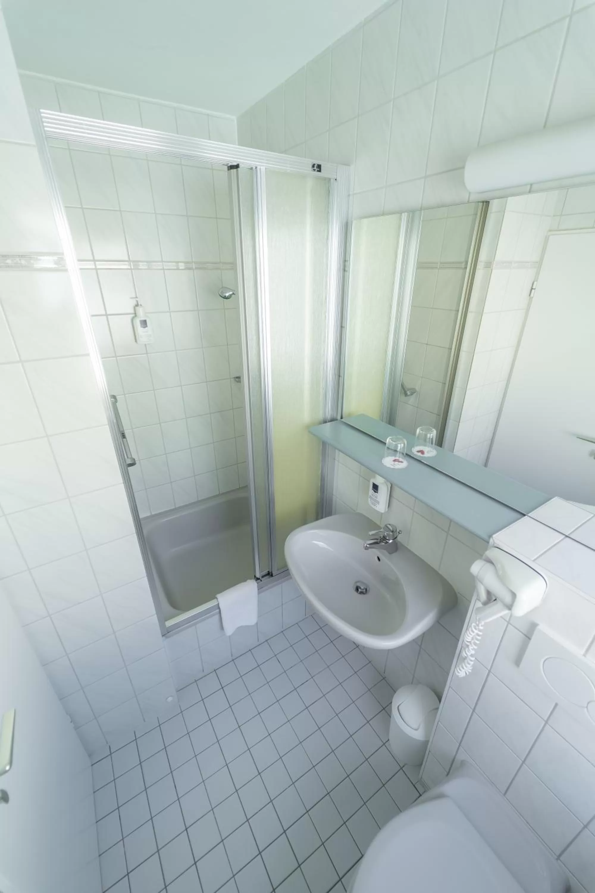 Shower in Hotel Carmen