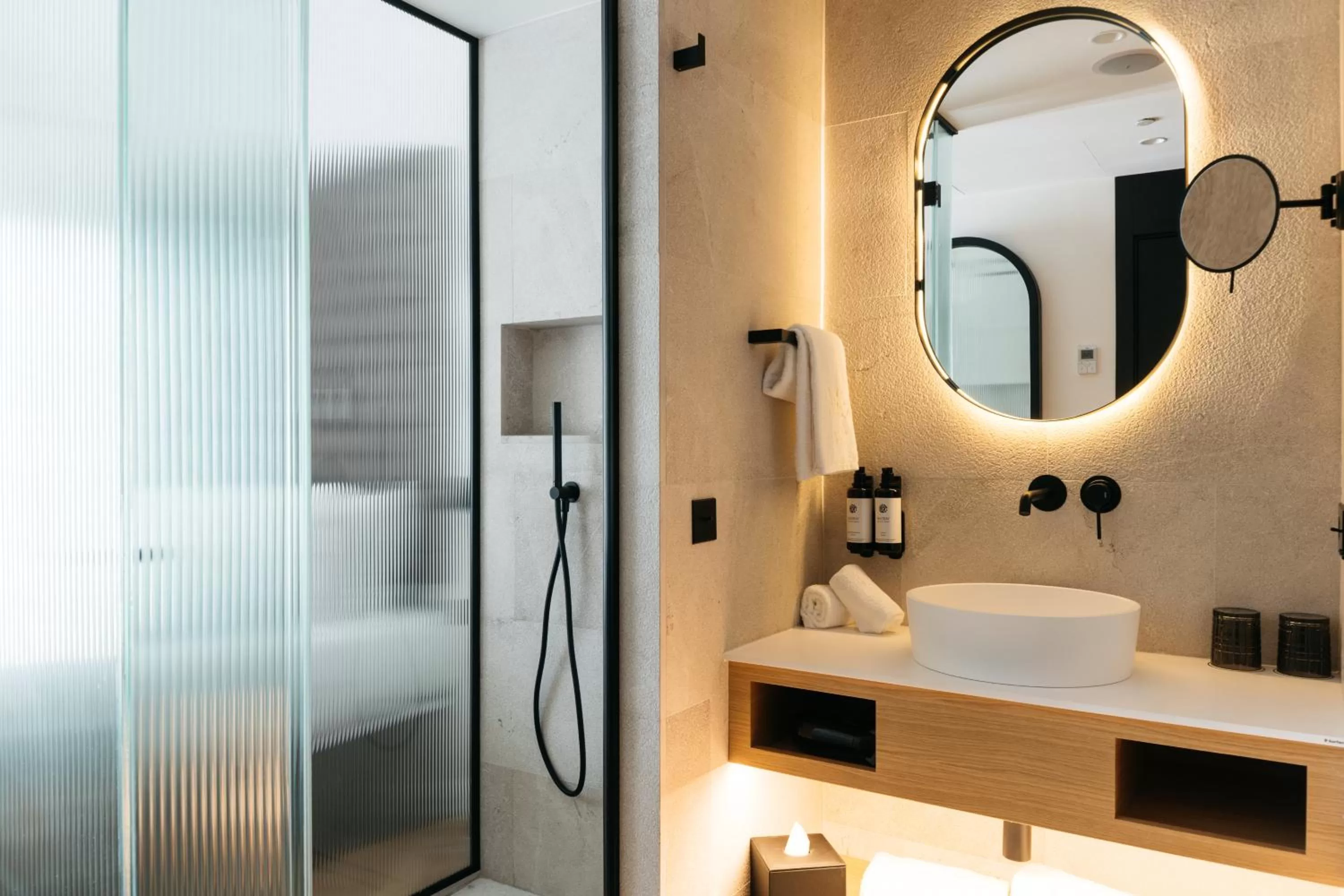 Shower in Boutique Hotel Petit Montisión