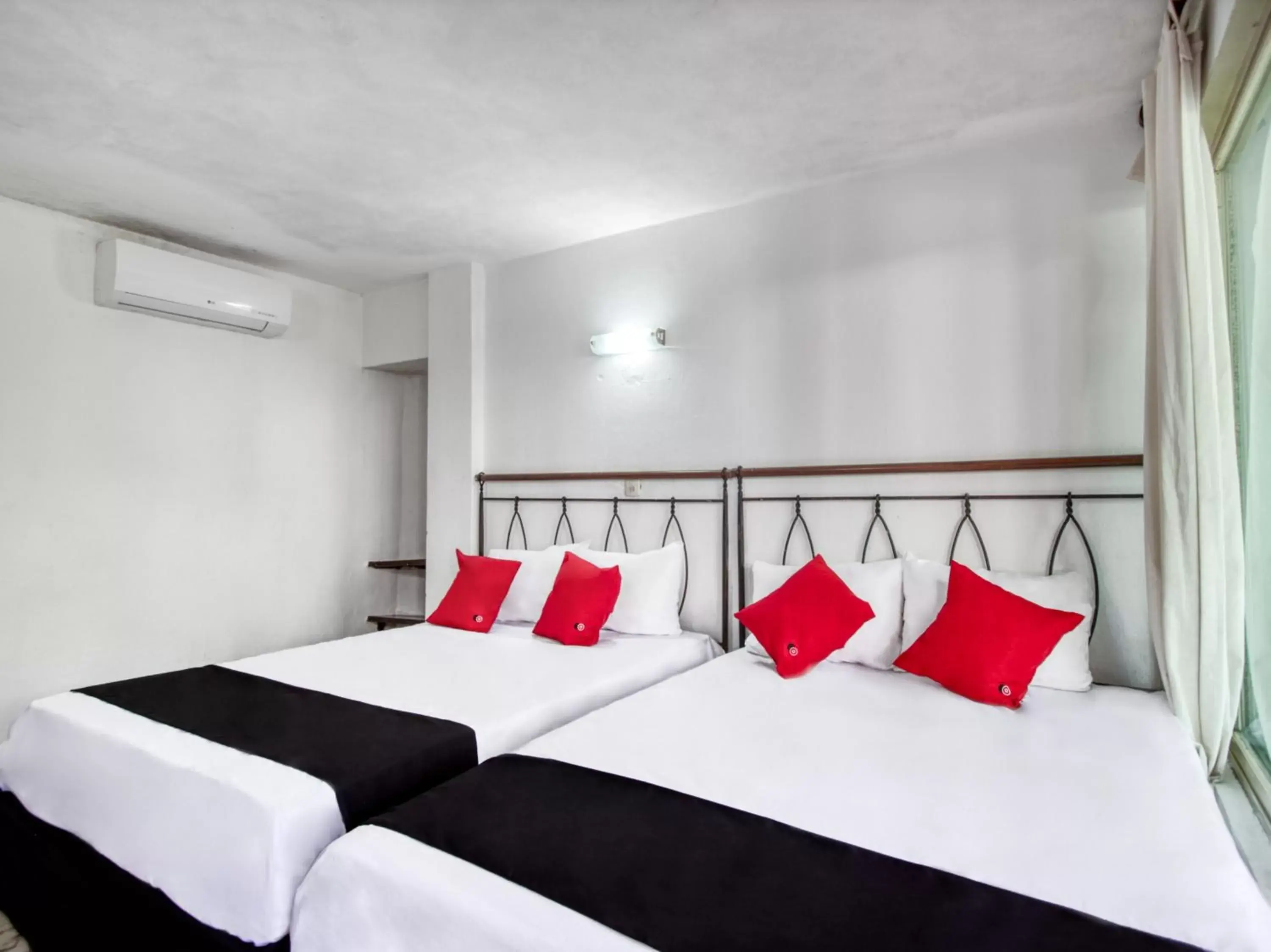 Standard Two Beds in Hotel San Carlos Standard Two Beds in Hotel San Carlos