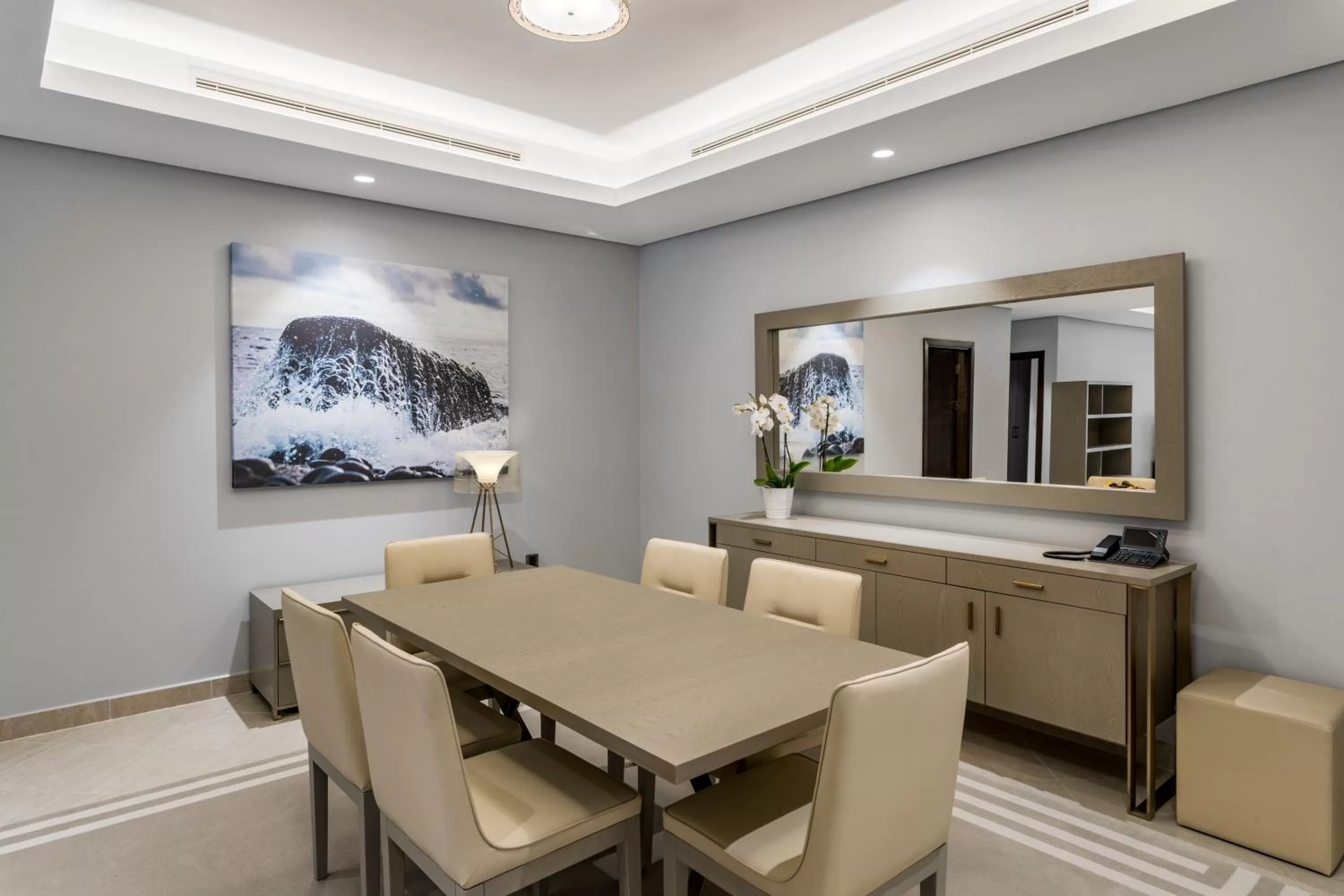 Dining area in Wyndham Residences The Palm