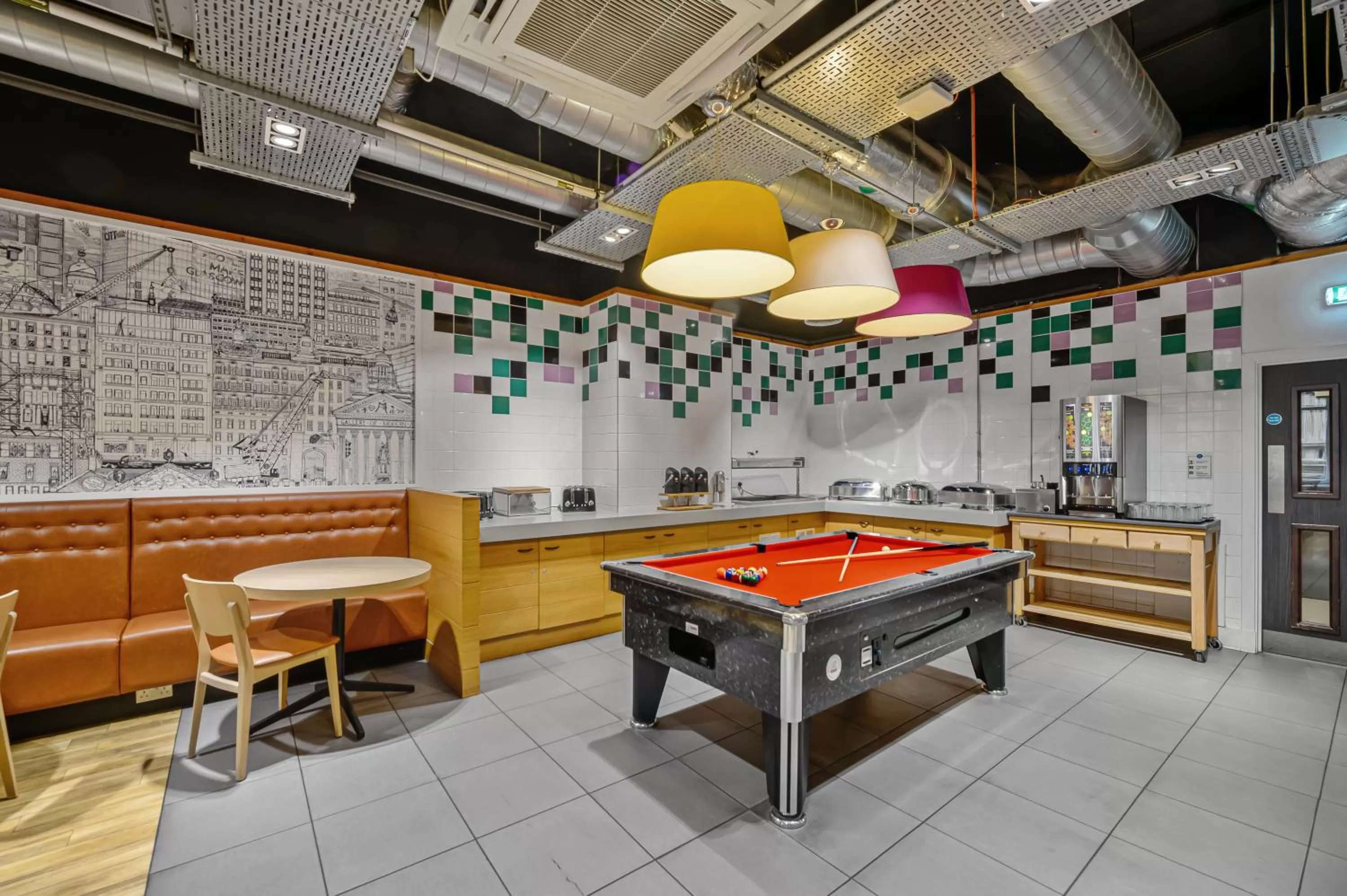 Billiard in ibis Styles Glasgow Centre George Square