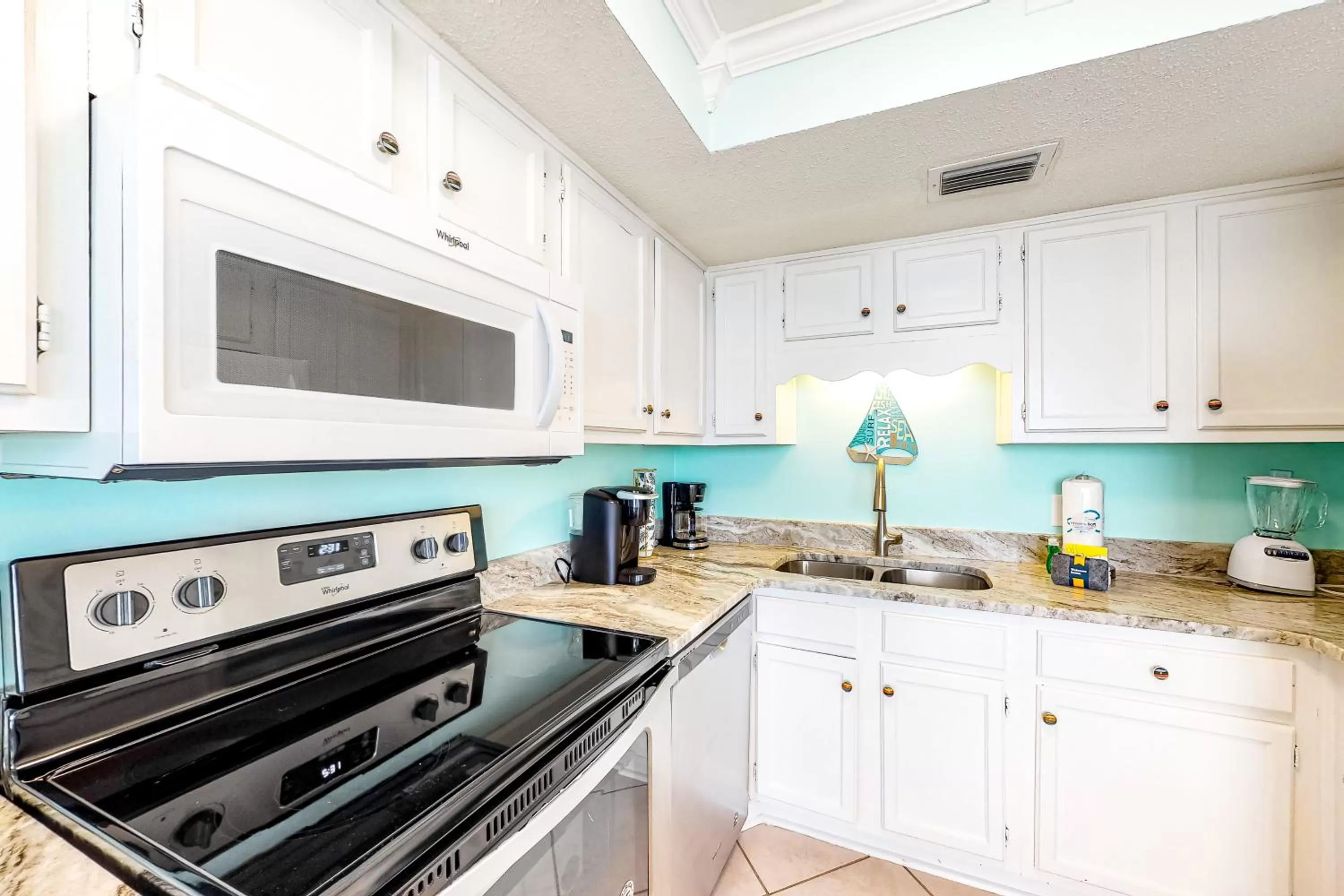 Kitchen/Kitchenette in Phoenix I #1046