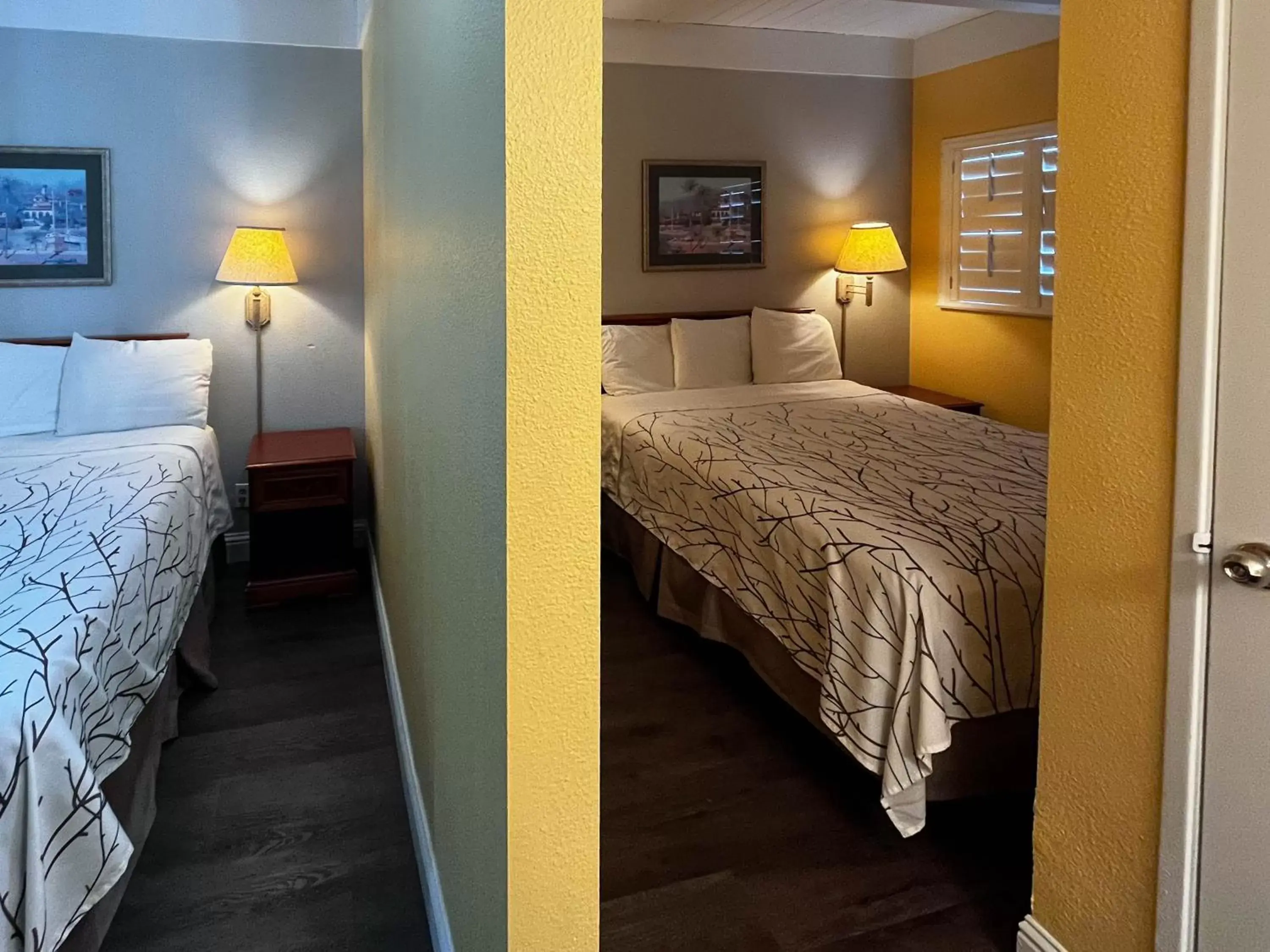 Quadruple Room - Non-Smoking in Motel 6 San Francisco CA Fisherman"s Wharf Quadruple Room - Non-Smoking in Motel 6 San Francisco CA Fisherman"s Wharf