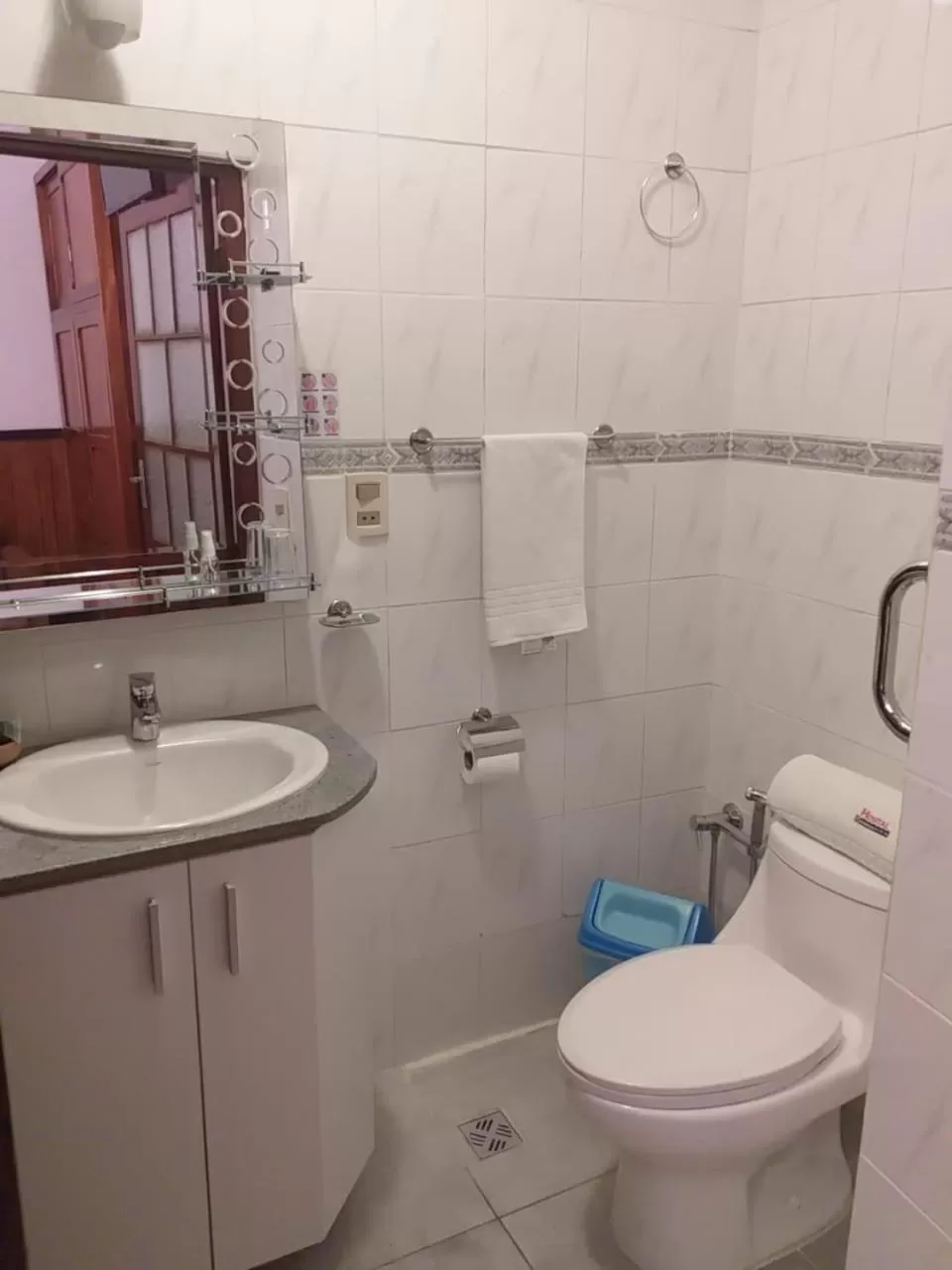 Shower in Hotel Carmen