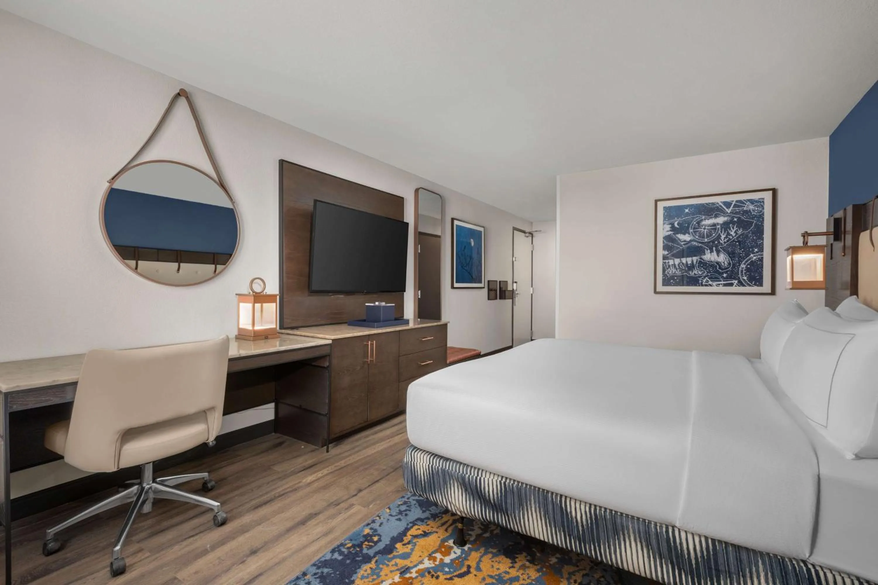 Bedroom, Bed in Hotel Westport Kansas City, Tapestry Collection by Hilton