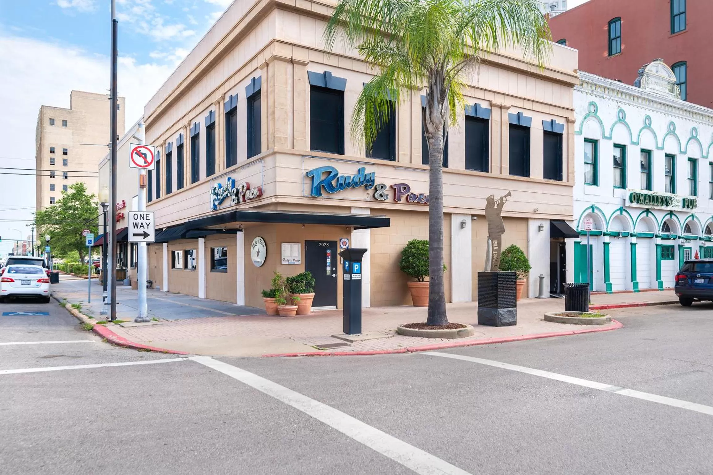 Neighbourhood in The Mansion on 17th, formerly Schaefer Haus