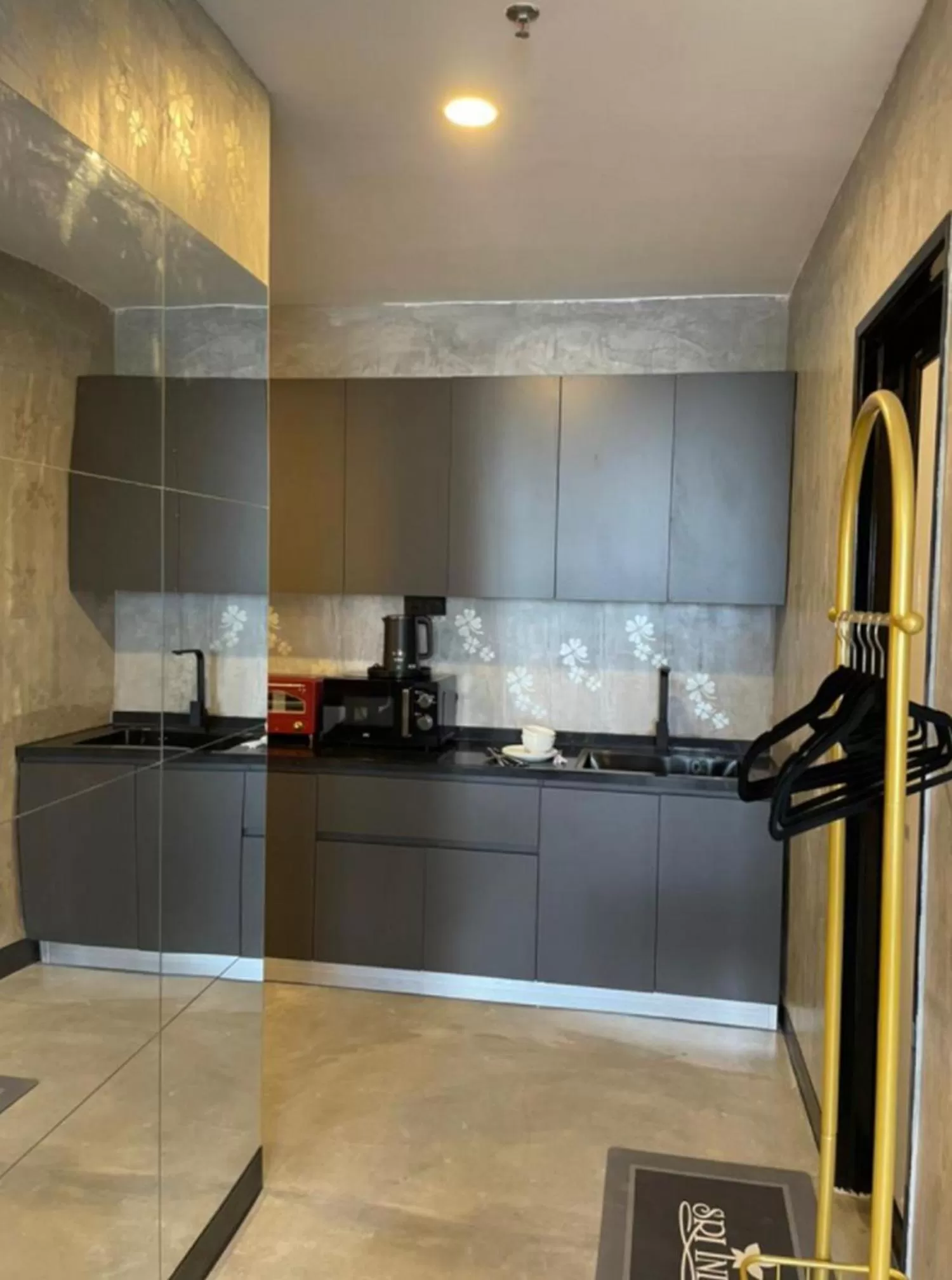 Sri Indar Hotel & Suites