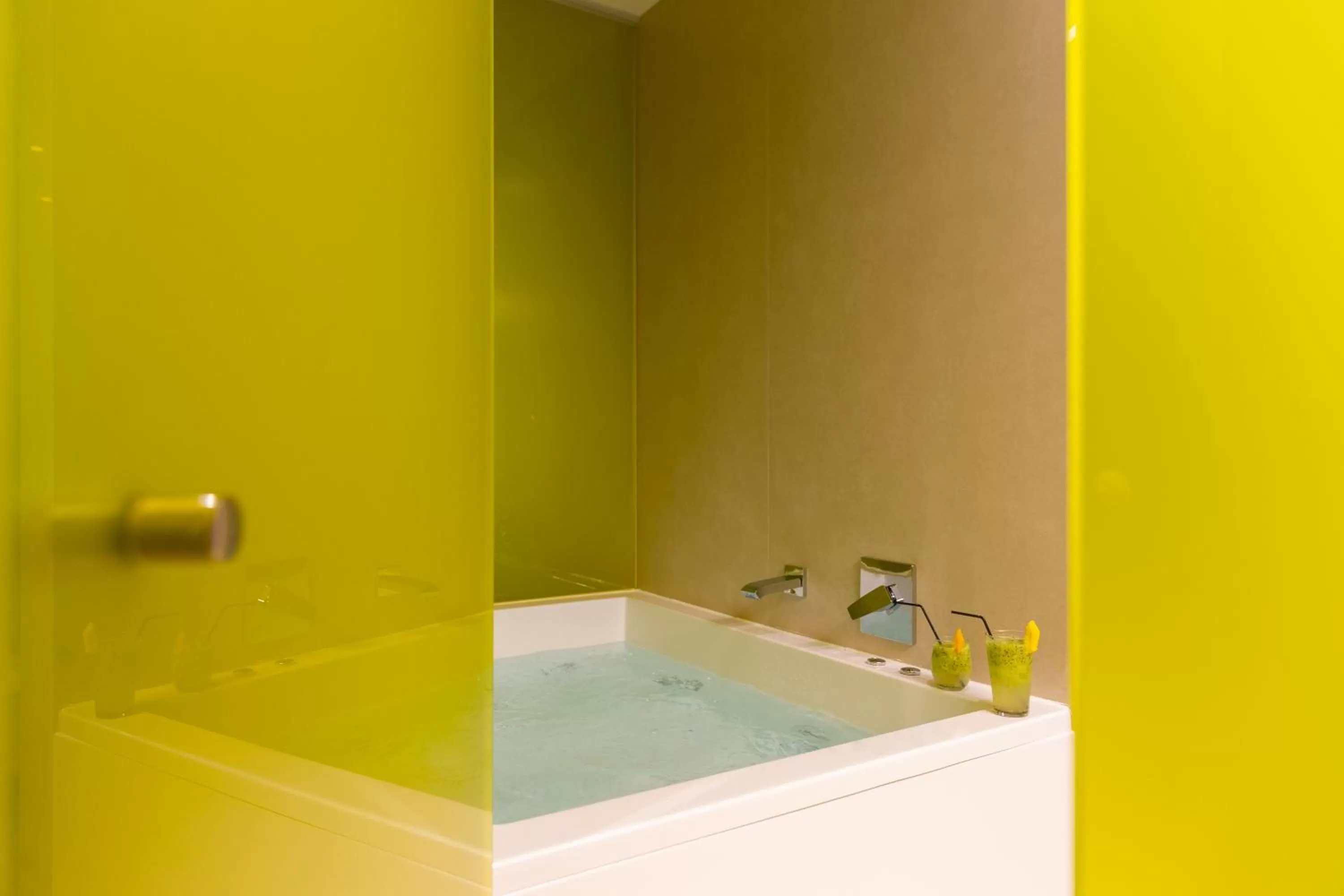 Bathroom in Hotel Macià Sevilla Kubb