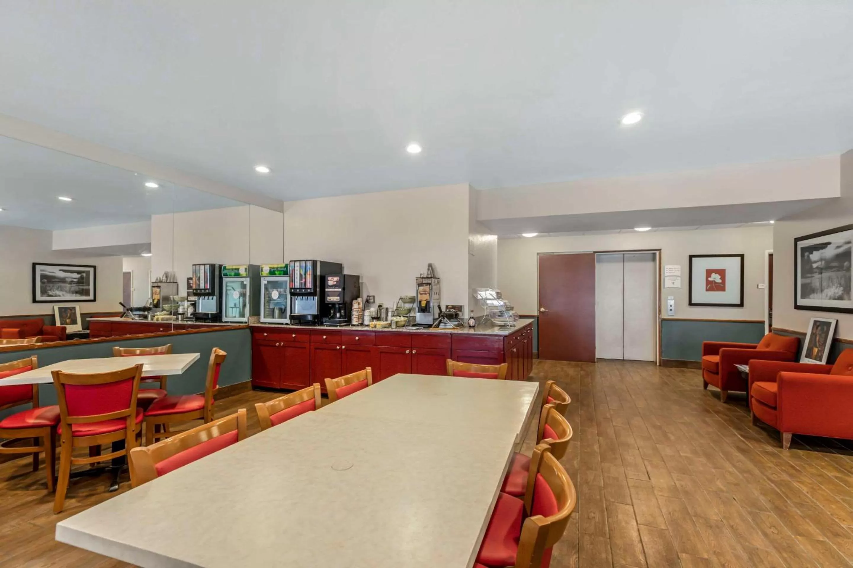 Breakfast in Quality Inn Denver Tech Center