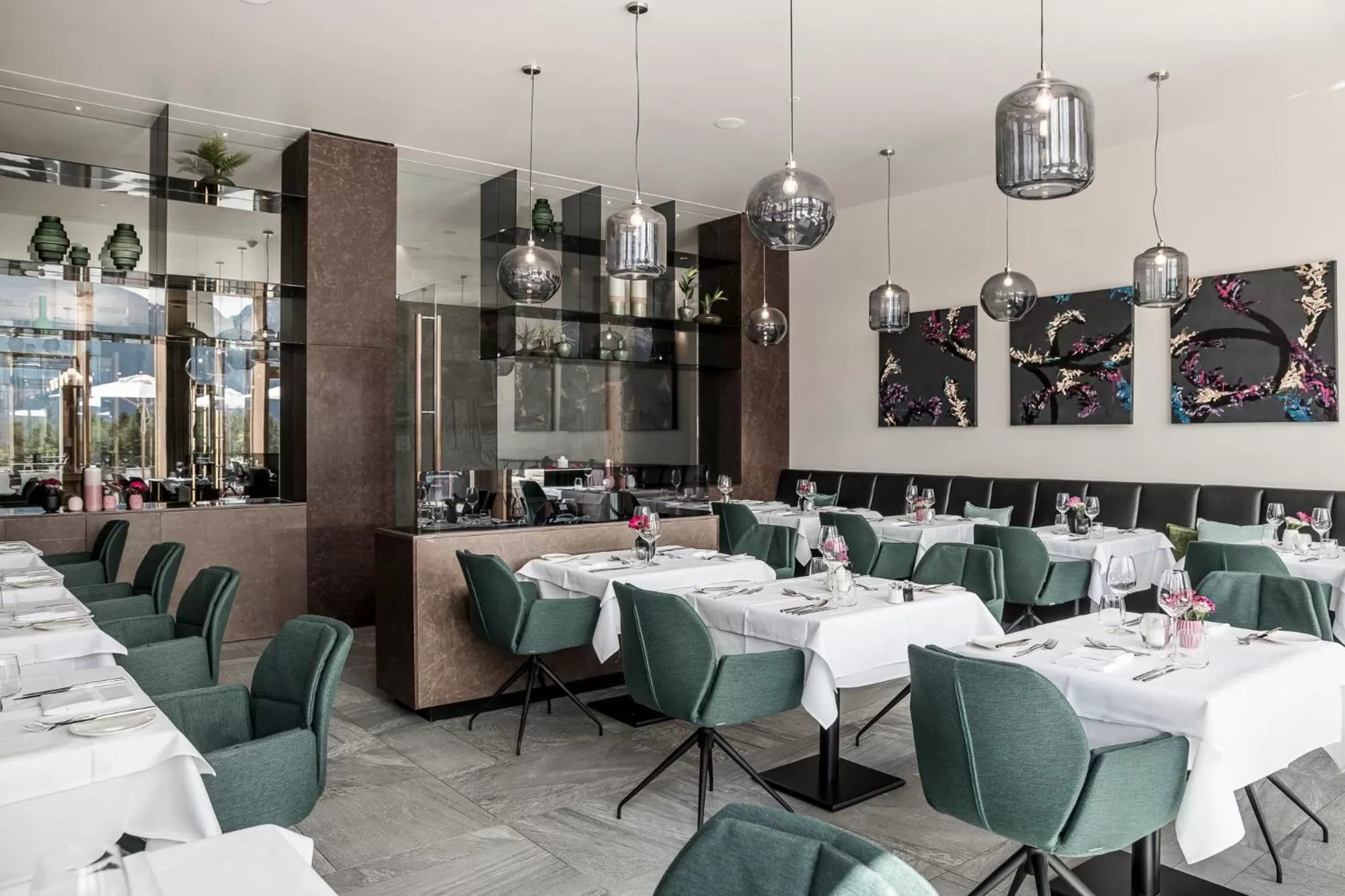 Restaurant/places to eat in NIDUM - Casual Luxury Hotel