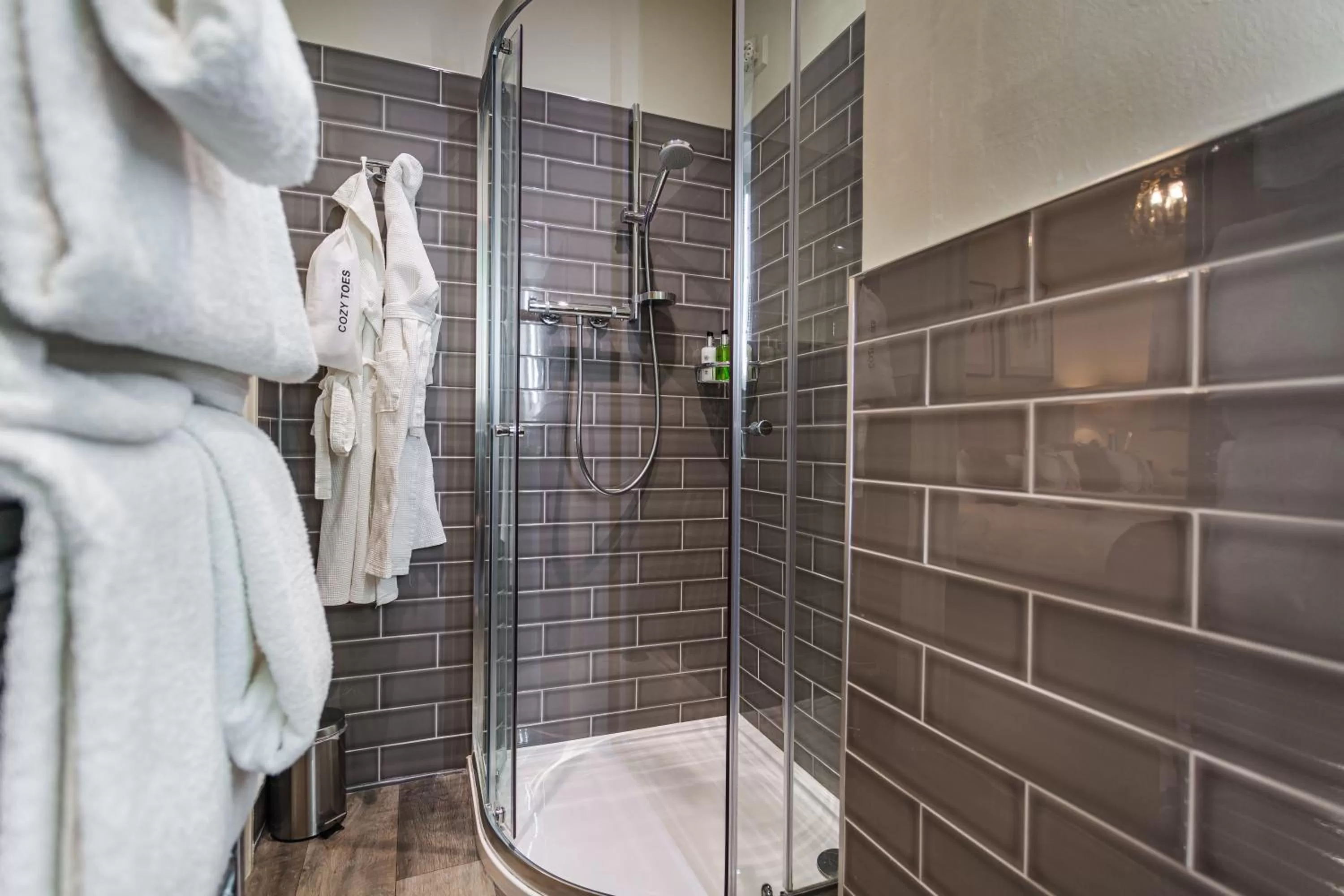 Bathroom in The Feathers Hotel, Helmsley, North Yorkshire - The Coaching Inn Group