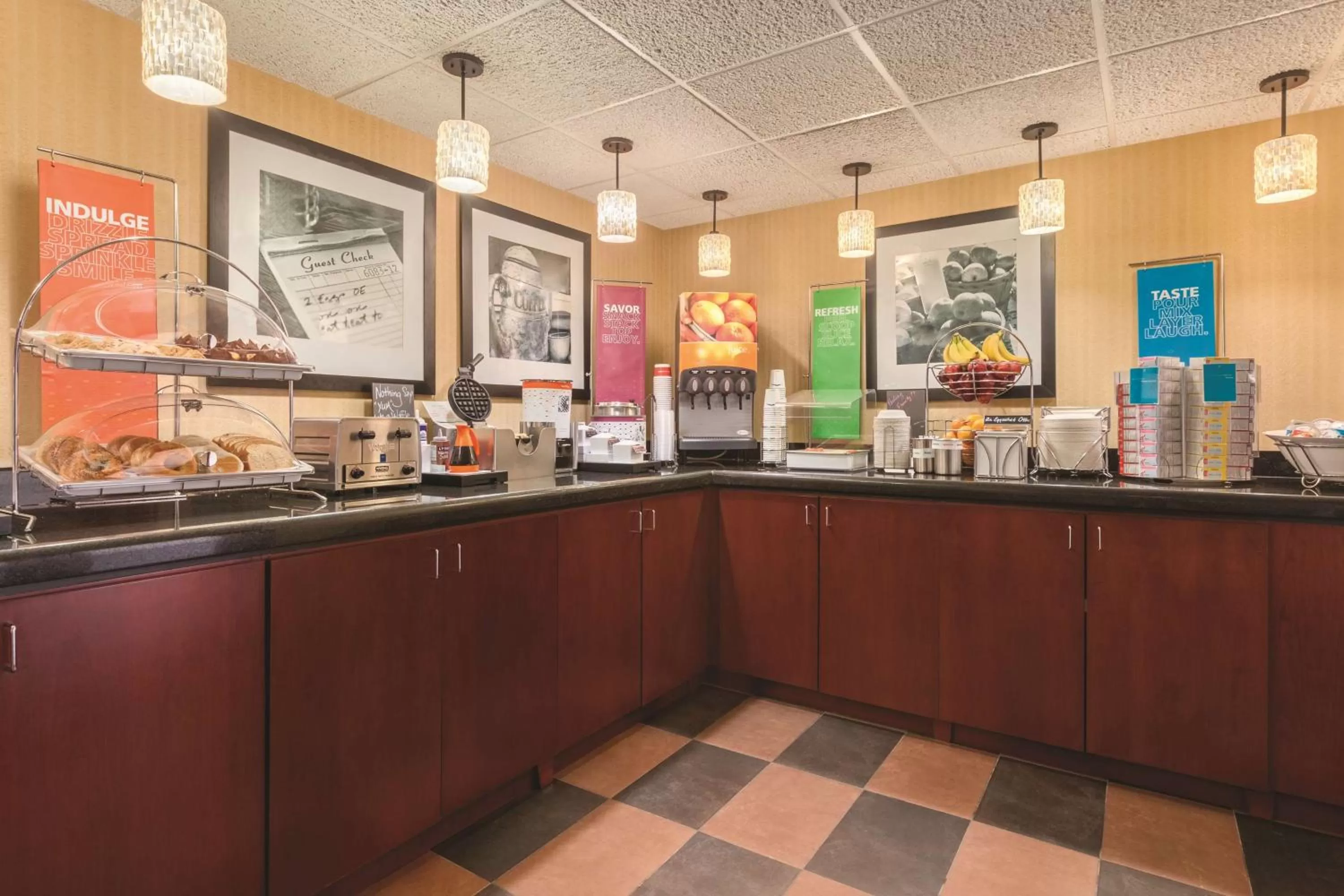 Breakfast in Hampton Inn Des Moines-Airport