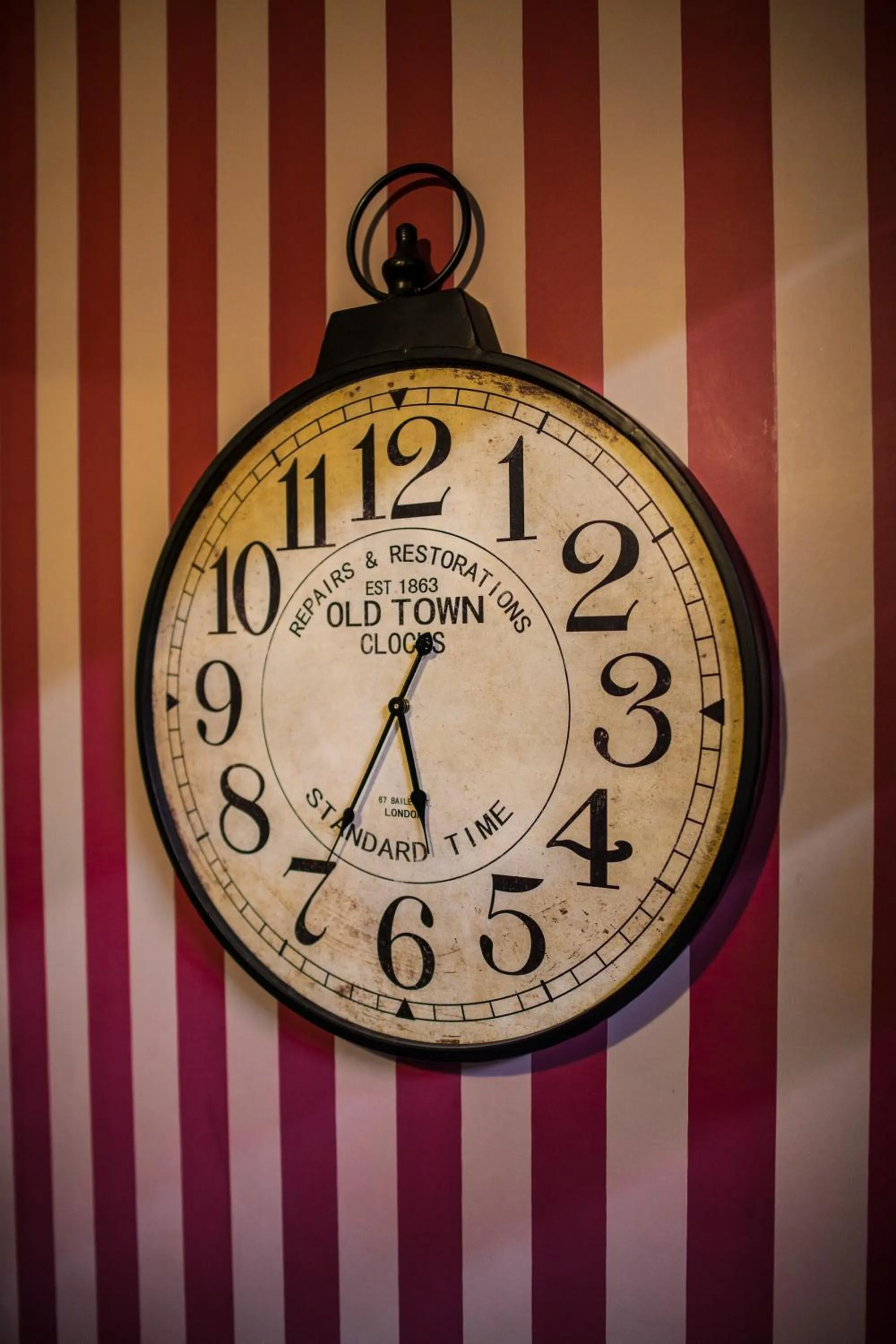 Decorative detail in The Originals City, Le Cottage Hôtel, Bruay-la-Buissière