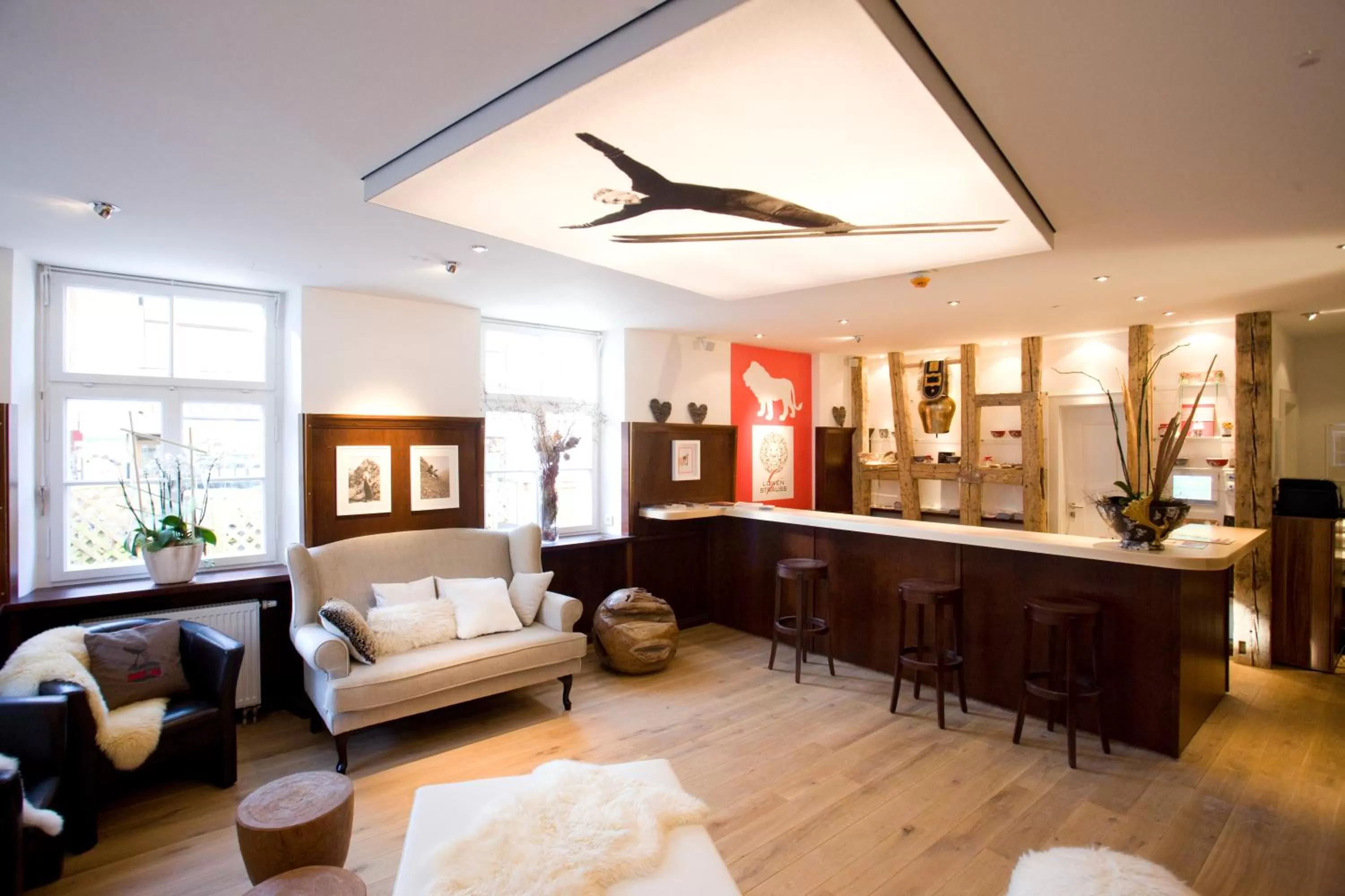 Lobby or reception, Lounge/Bar in Alpin Lifestyle Hotel Löwen & Strauss
