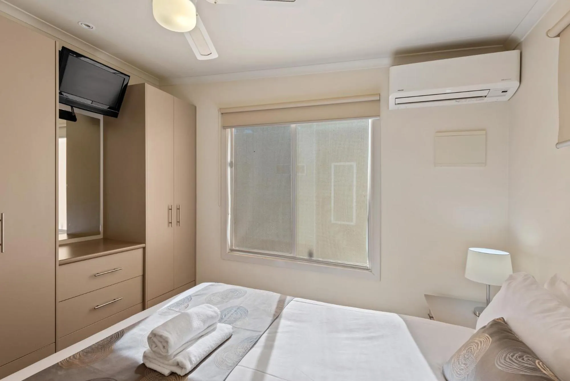 Bedroom, Bed in Discovery Parks - Maidens Inn Moama