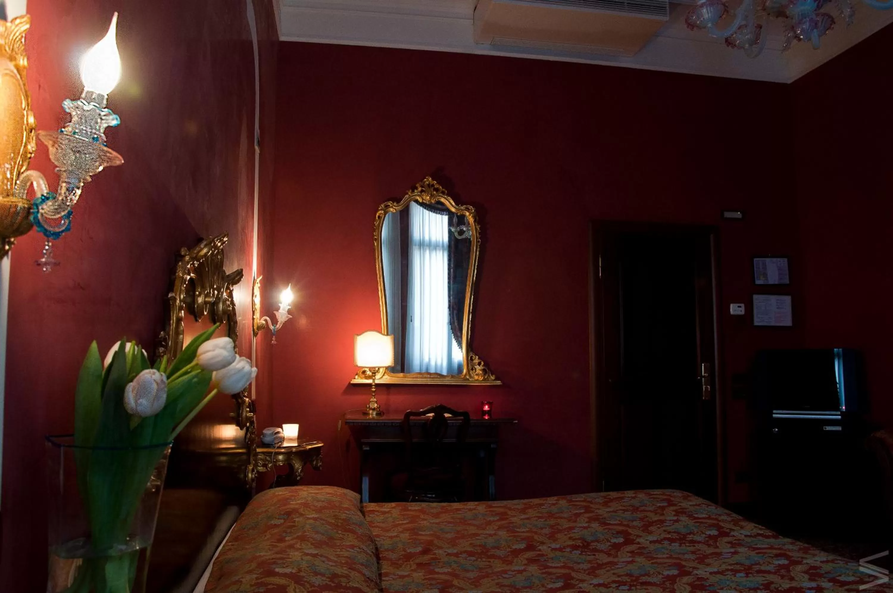 Photo of the whole room, Bed in Residenza d'Epoca San Cassiano
