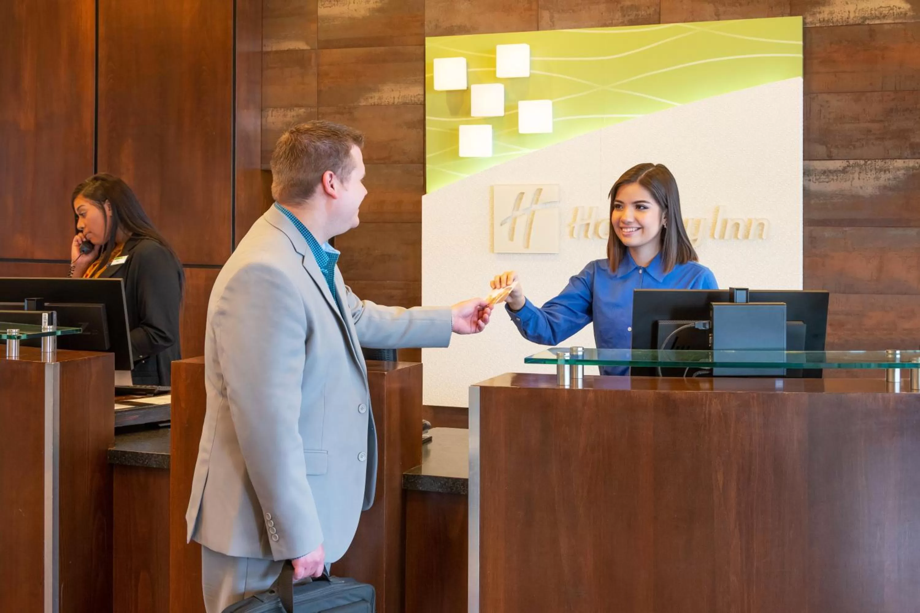 Lobby or reception in Holiday Inn & Suites Salt Lake City - Airport West by IHG