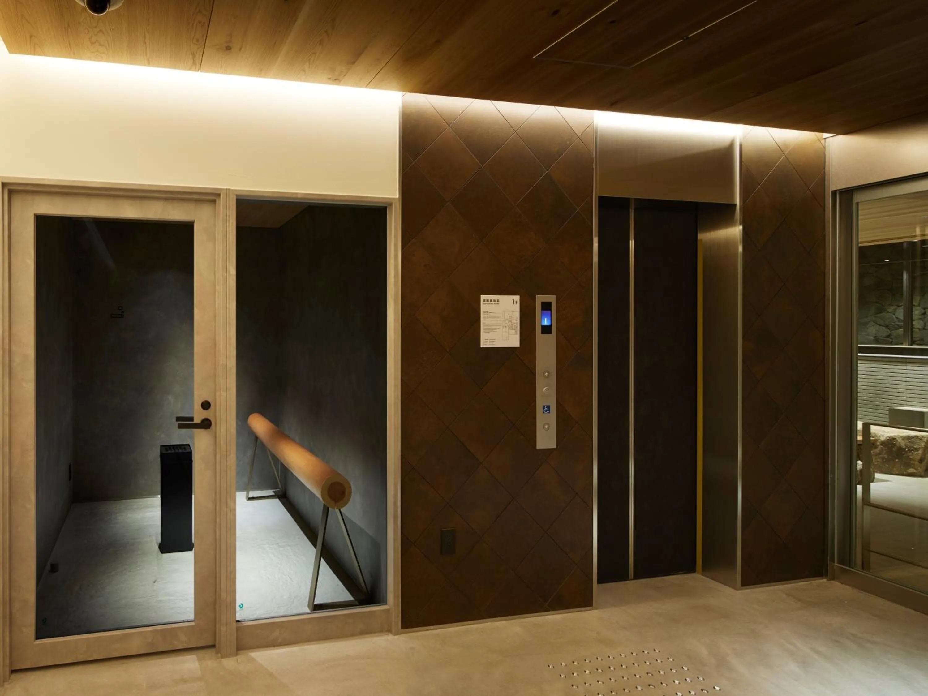 elevator in hotel androoms Kyoto Shichijo