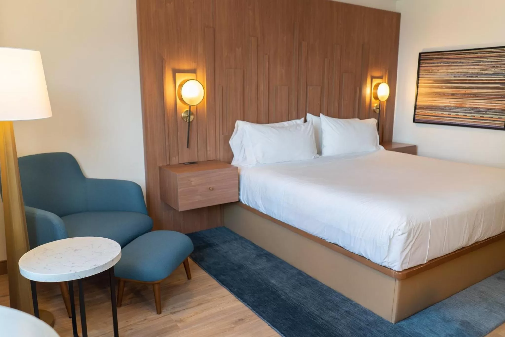 Photo of the whole room, Bed in Hotel Indigo Detroit Downtown by IHG