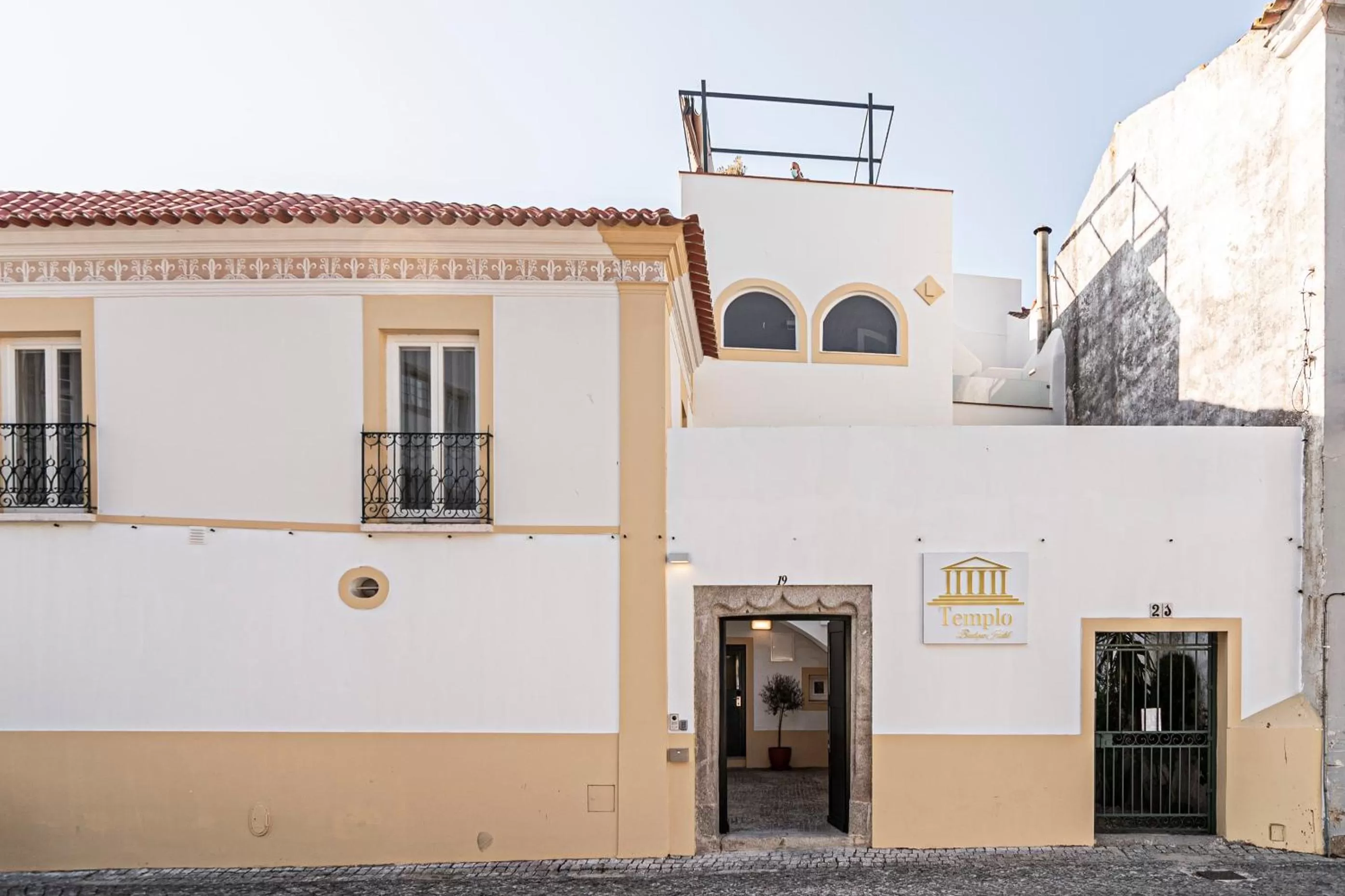 Facade/entrance in Templo Boutique Hotel