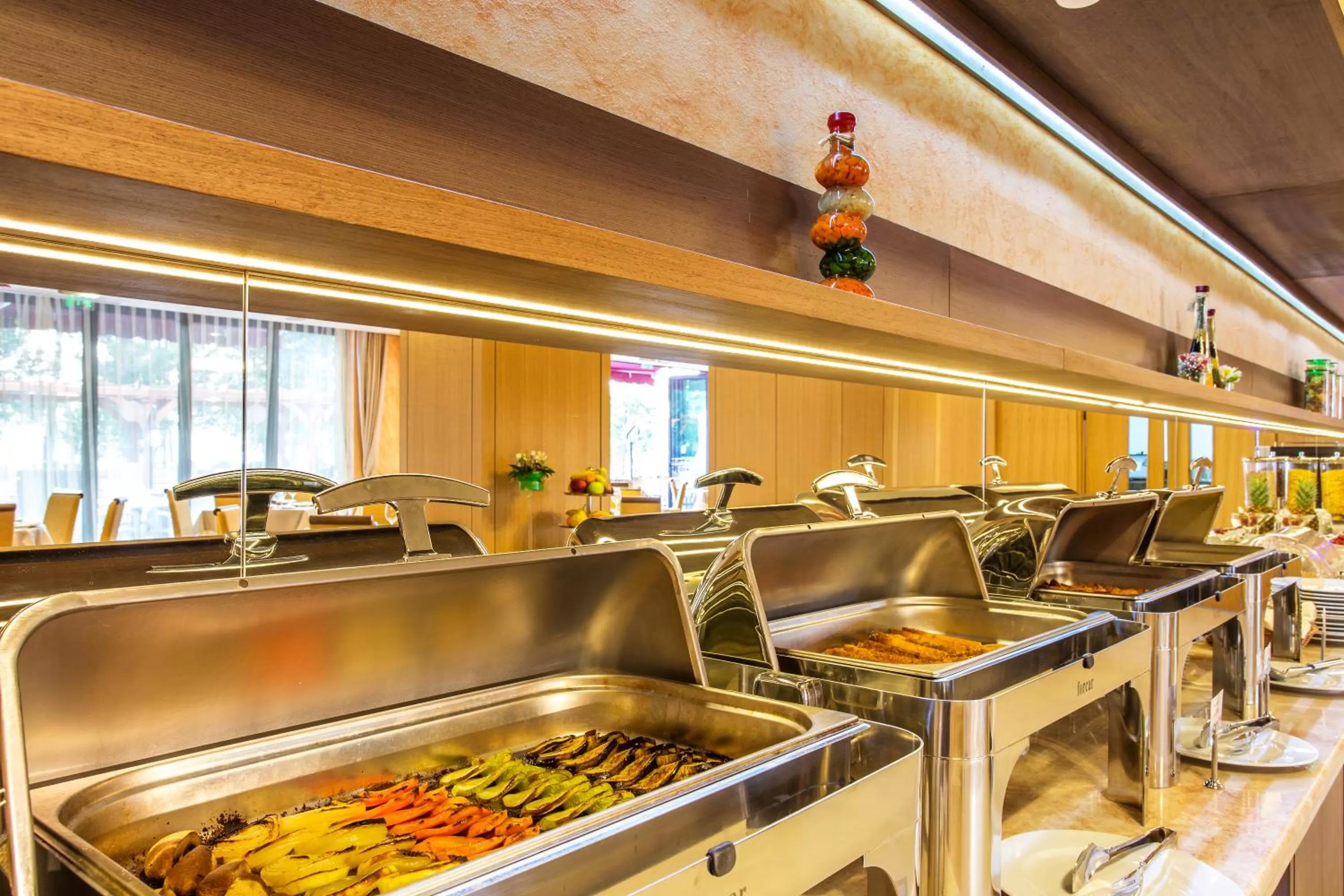 Restaurant/places to eat in Landmark Creek Hotel Plovdiv