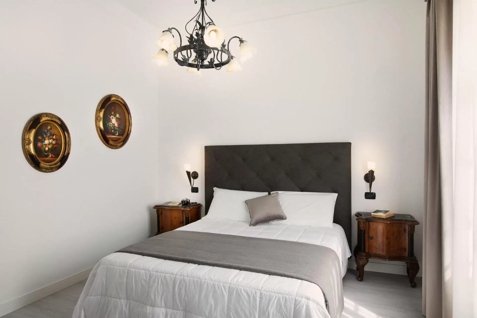 Photo of the whole room, Bed in Hotel Berna