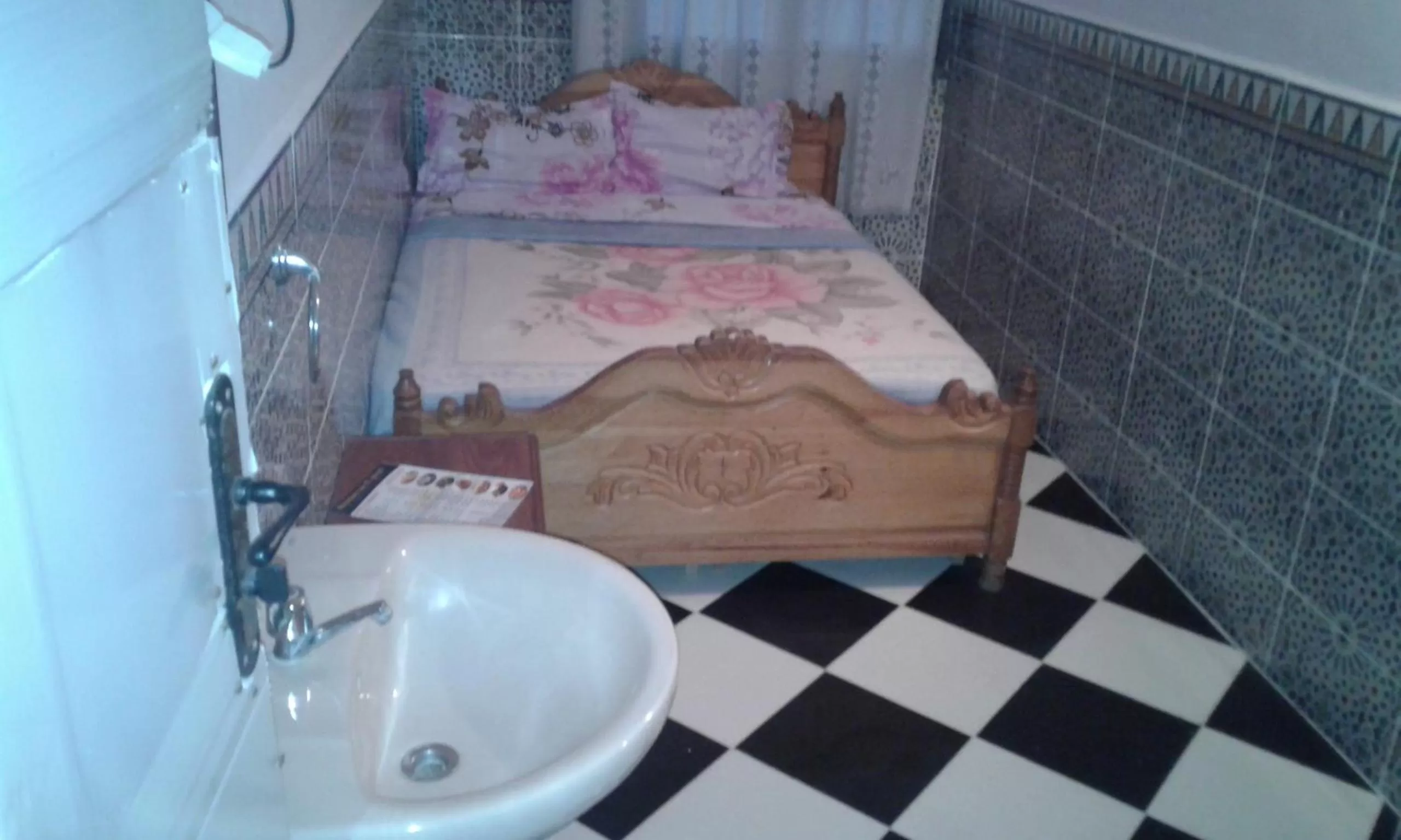 Bathroom in Hotel El ghazi