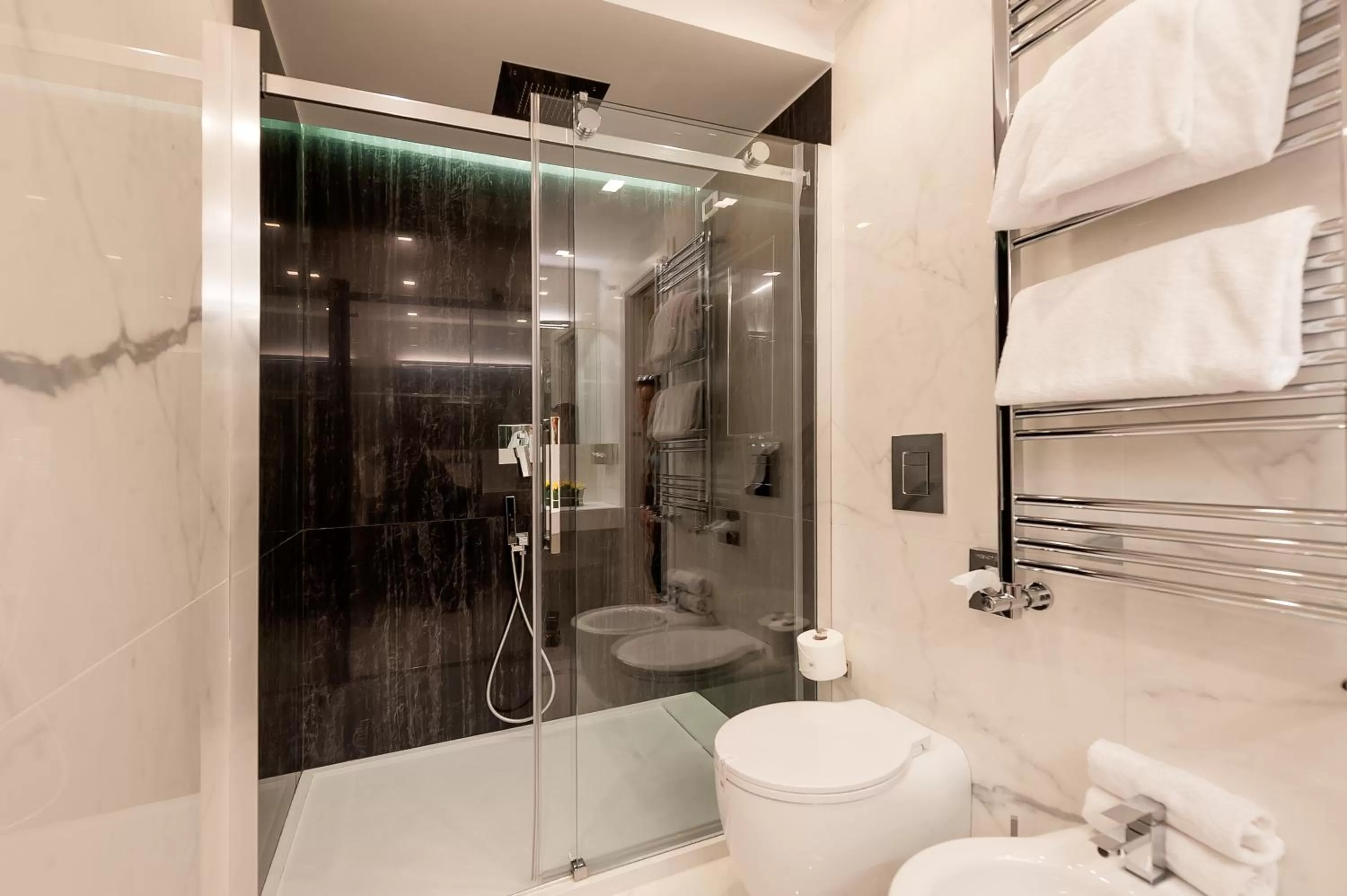 Shower in Argentina Residenza Style Hotel