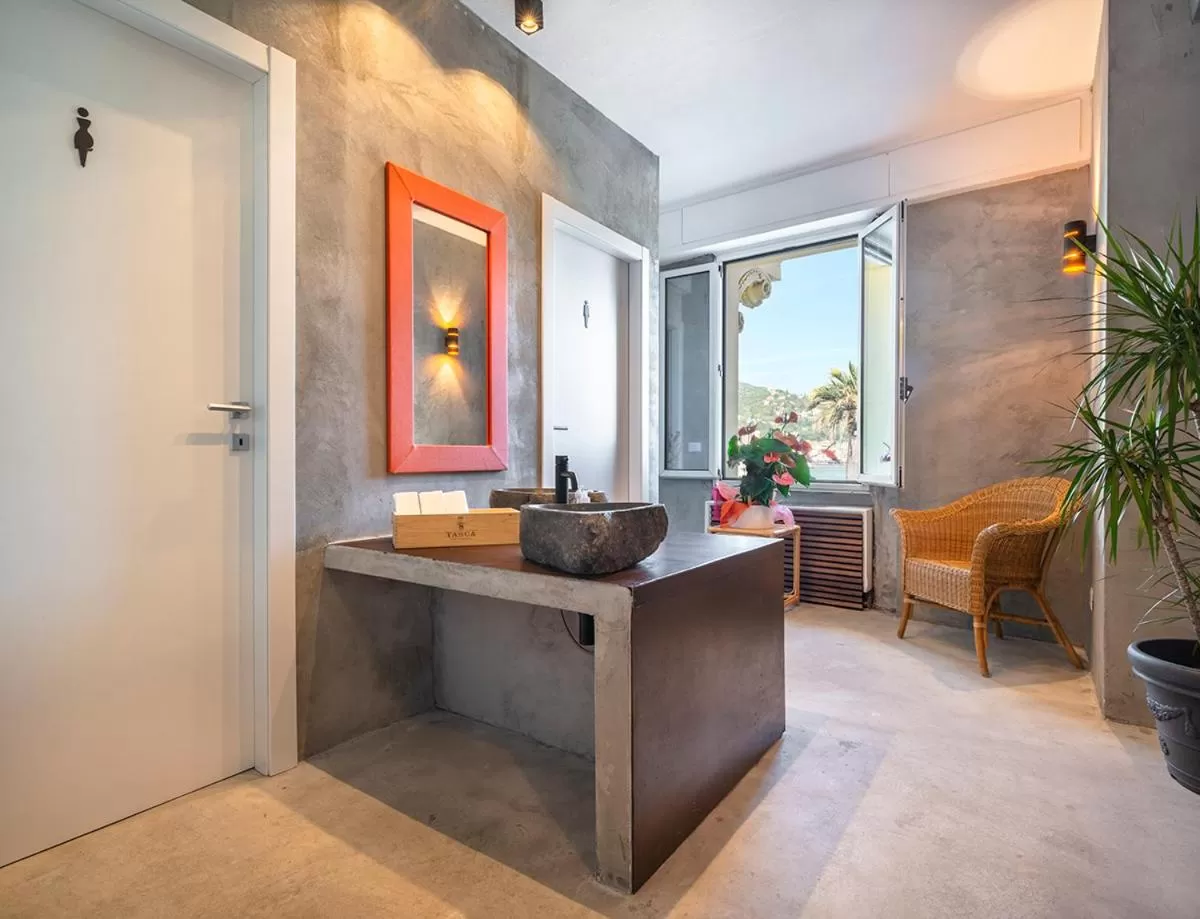 Bathroom in Rosabianca Boutique Hotel