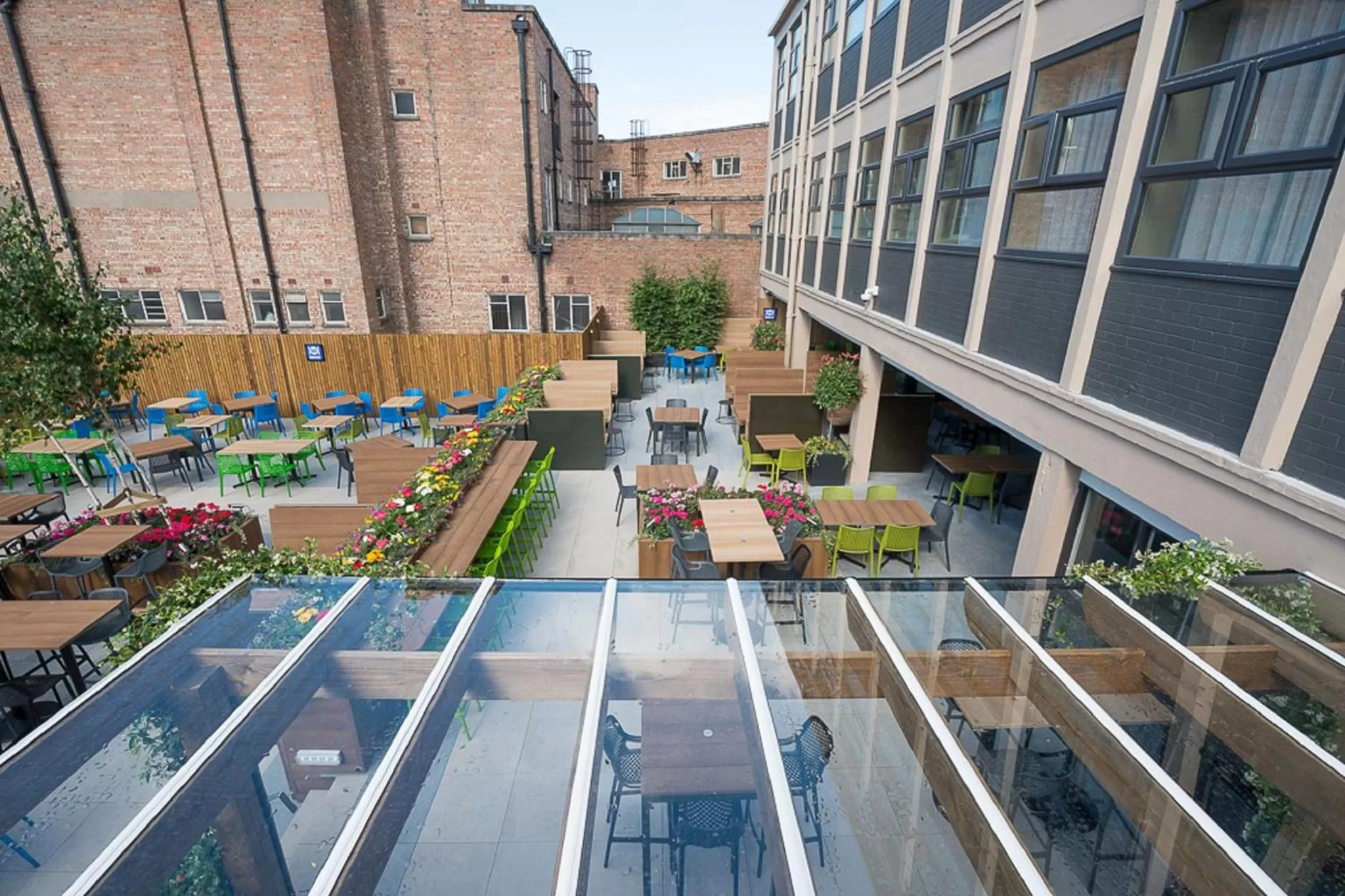 Restaurant/places to eat in Admiral of the Humber Wetherspoon