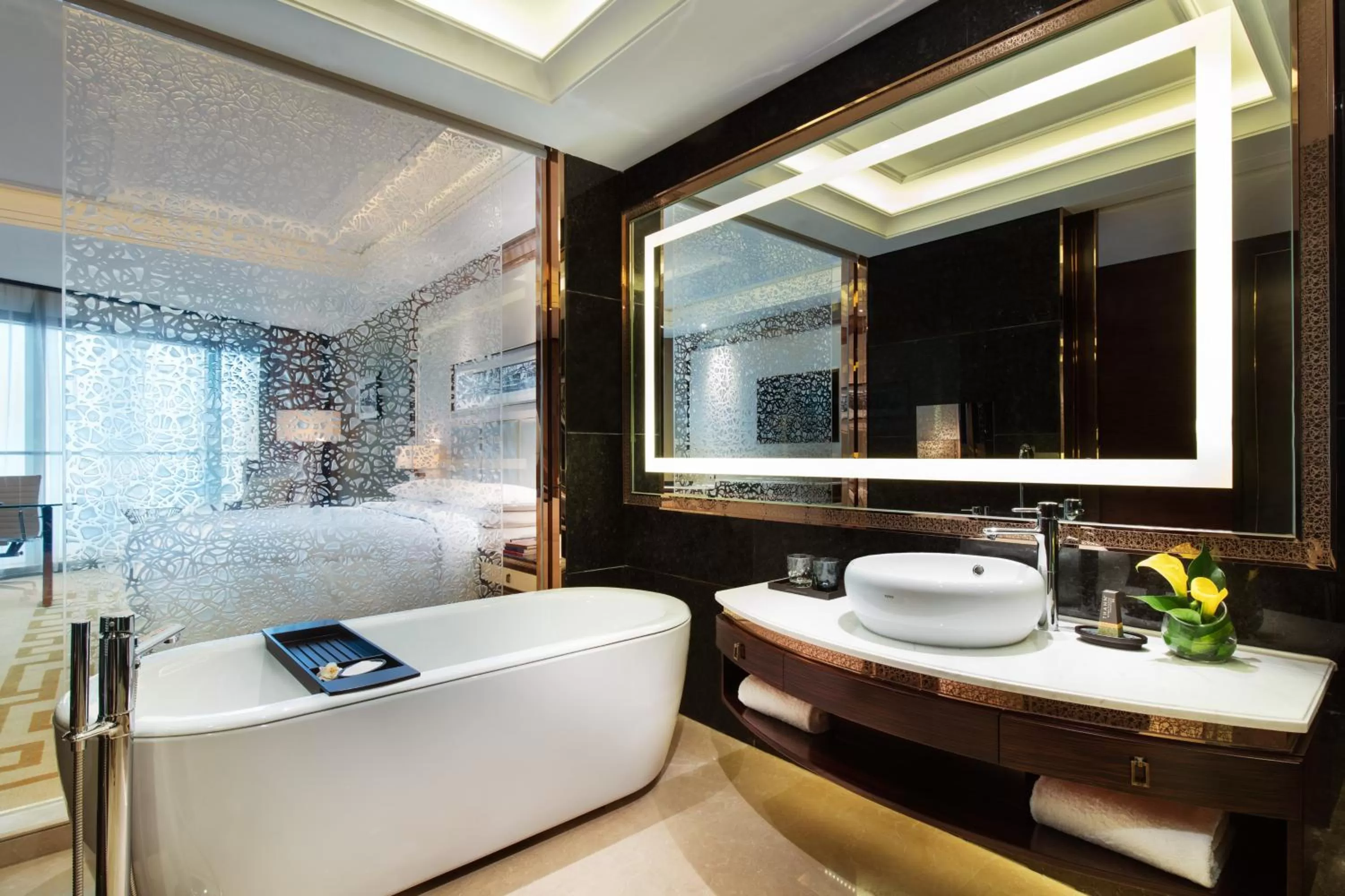 Toilet, Bed in Changzhou Marriott Hotel