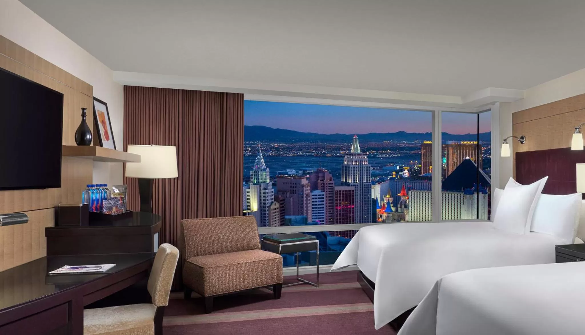 Property building, Bed in ARIA Resort & Casino